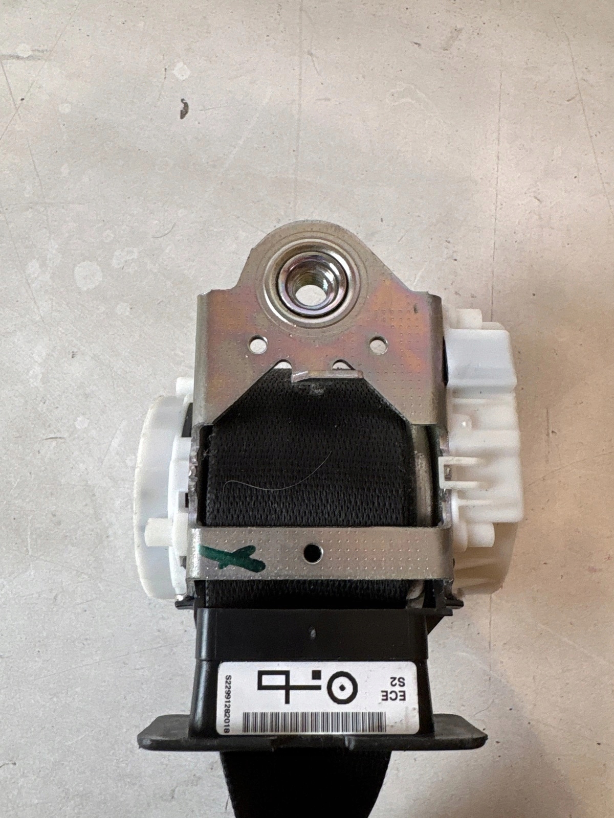 tension belt safety front front right BMW X1 E84