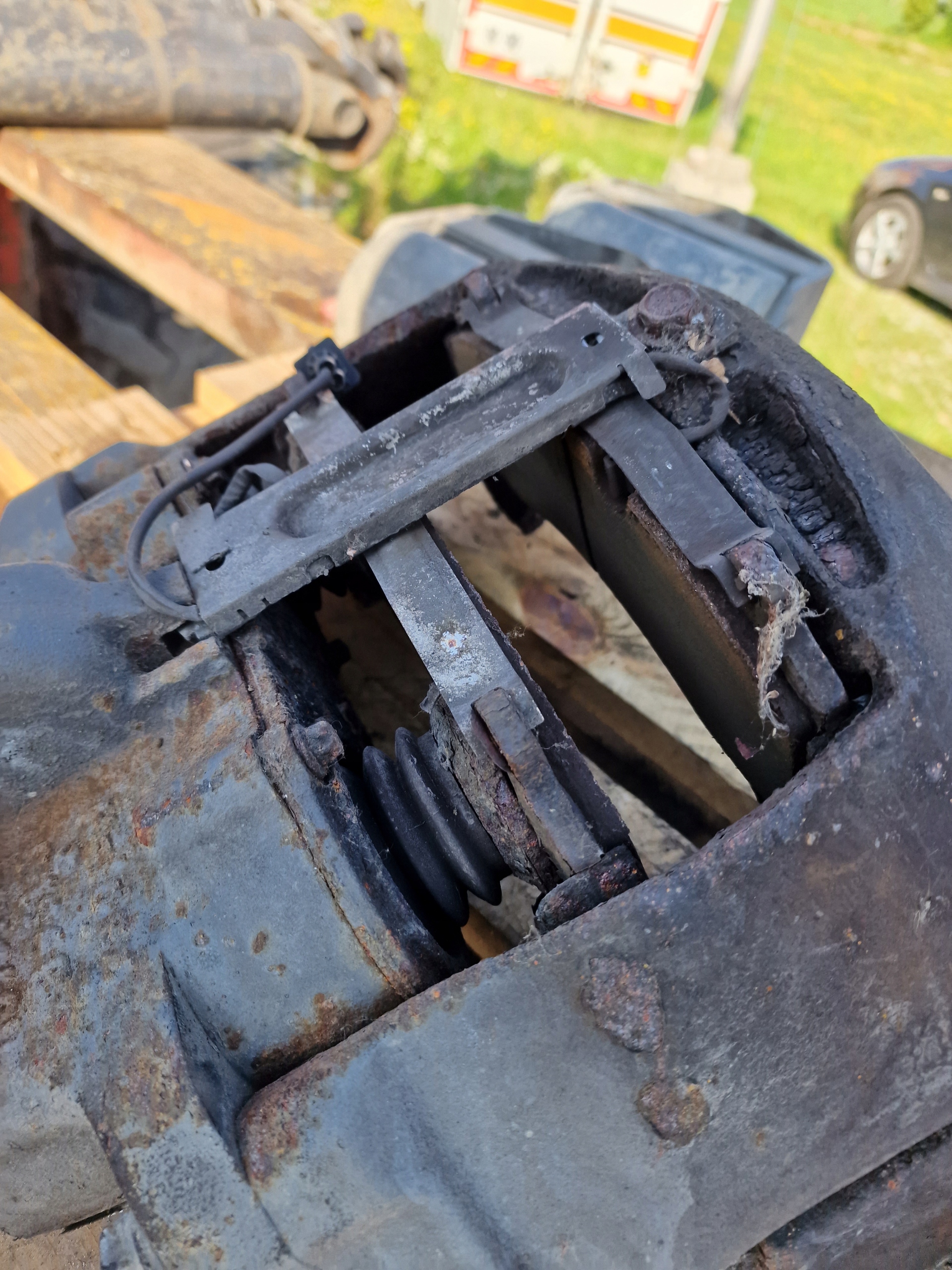 Zacisk Hamulcowy Renault Midlum 220 tył Producent części Renault OE