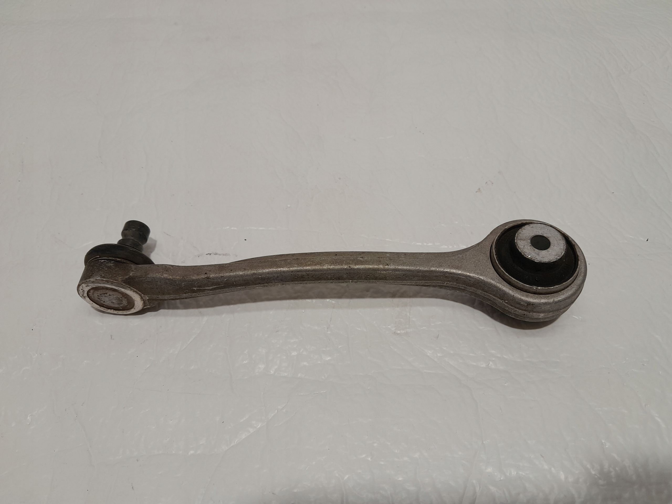 AUDI A4 B9 LIFT arm right front 8W0407510A