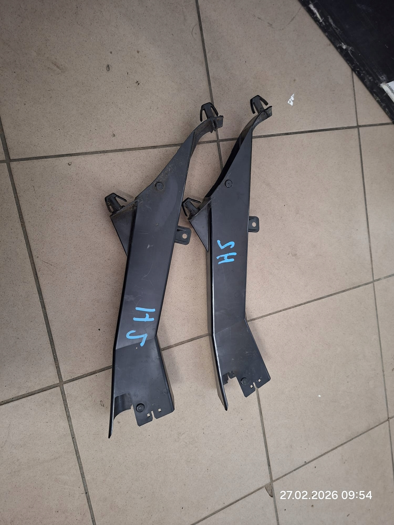 Blende Abdeckung przewodow paliwowych VW SHARAN 5N0201973B