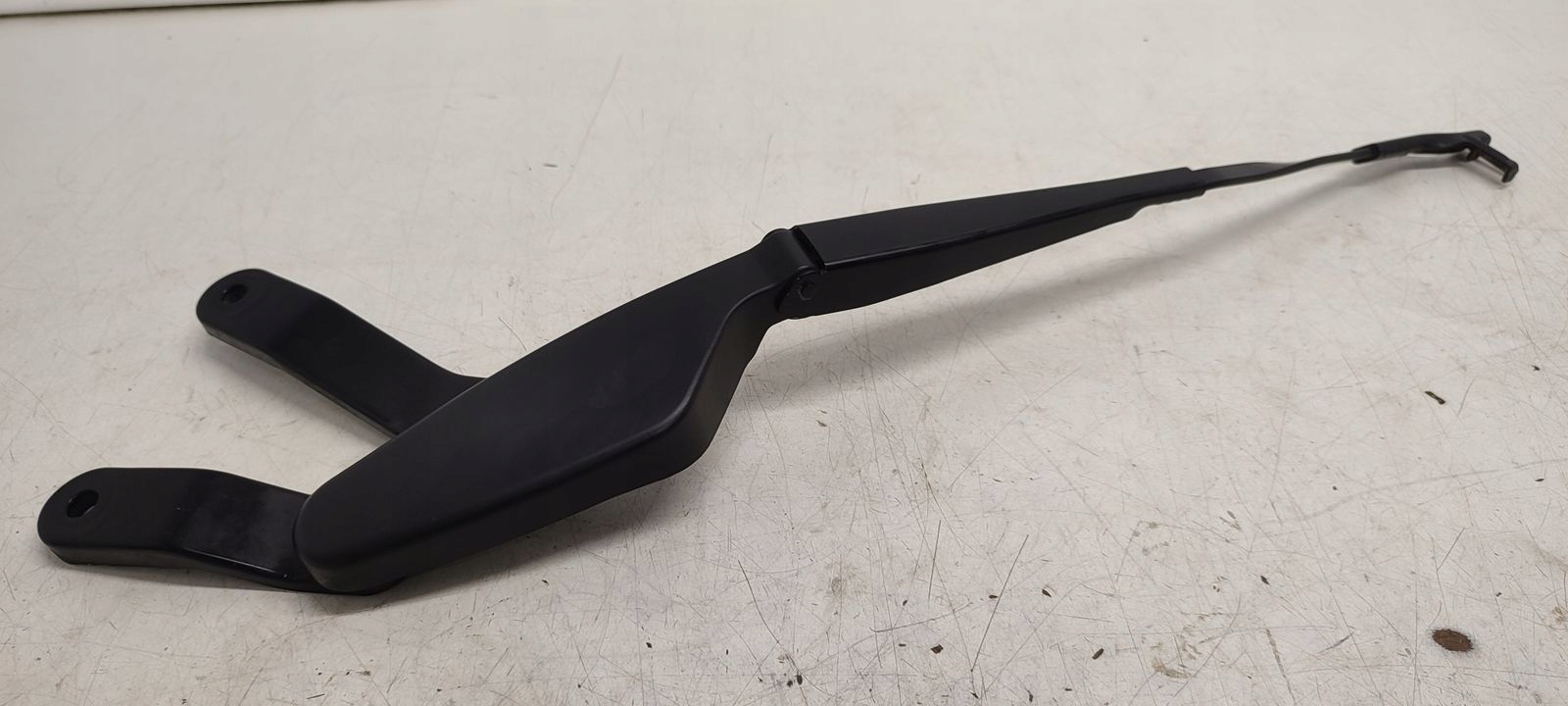 wiper arm right Mercedes W204