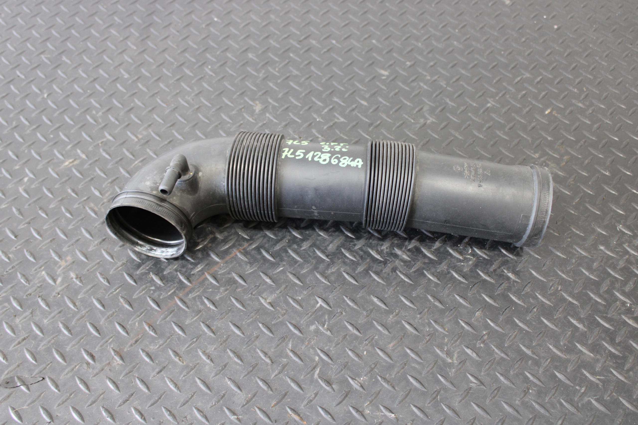 pipe wiring air PORSCHE CAYENNE 7L5 7L5128684A