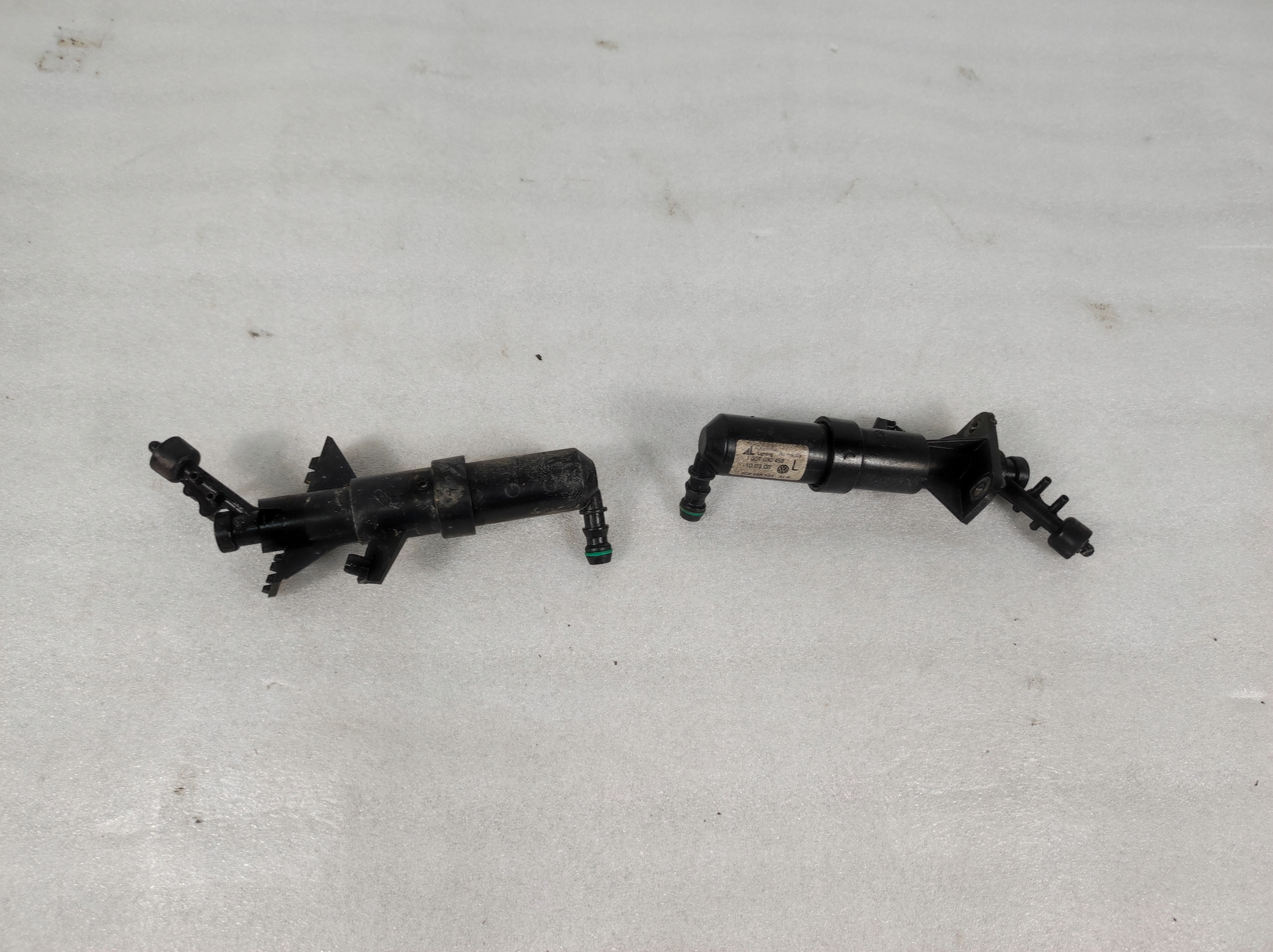 3C8955103B 3C8955104B - ОМЫВАТЕЛЬ ФАР VW PASSAT CC ПРАВЫЙ / ЛЕВЫЙ