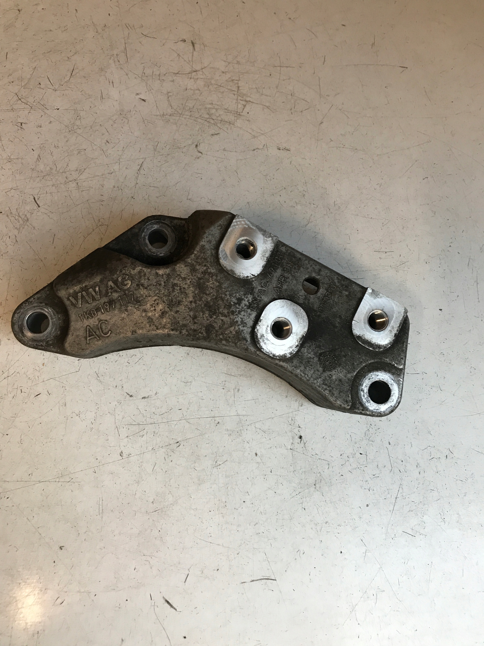 strebe Getriebehalter VW SKODA AUDI 1K0199117AC