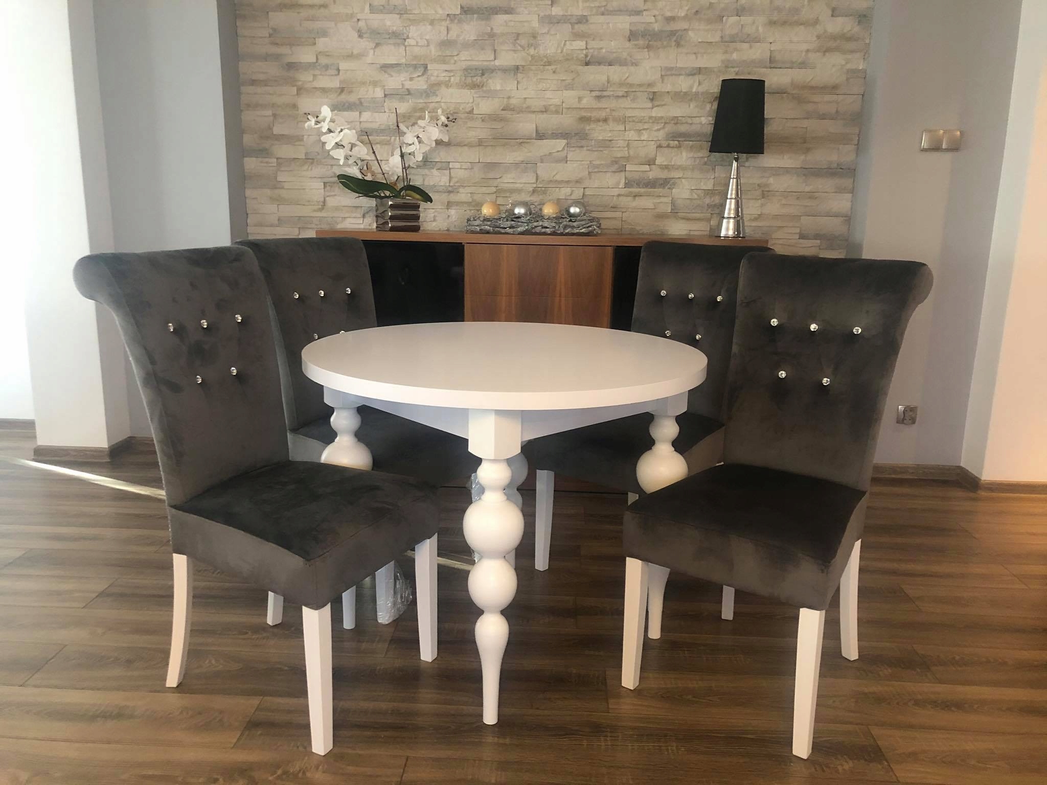 Stół biały kule tłoczone zdobiony POŁYSK GLAMOUR Marka Jarych