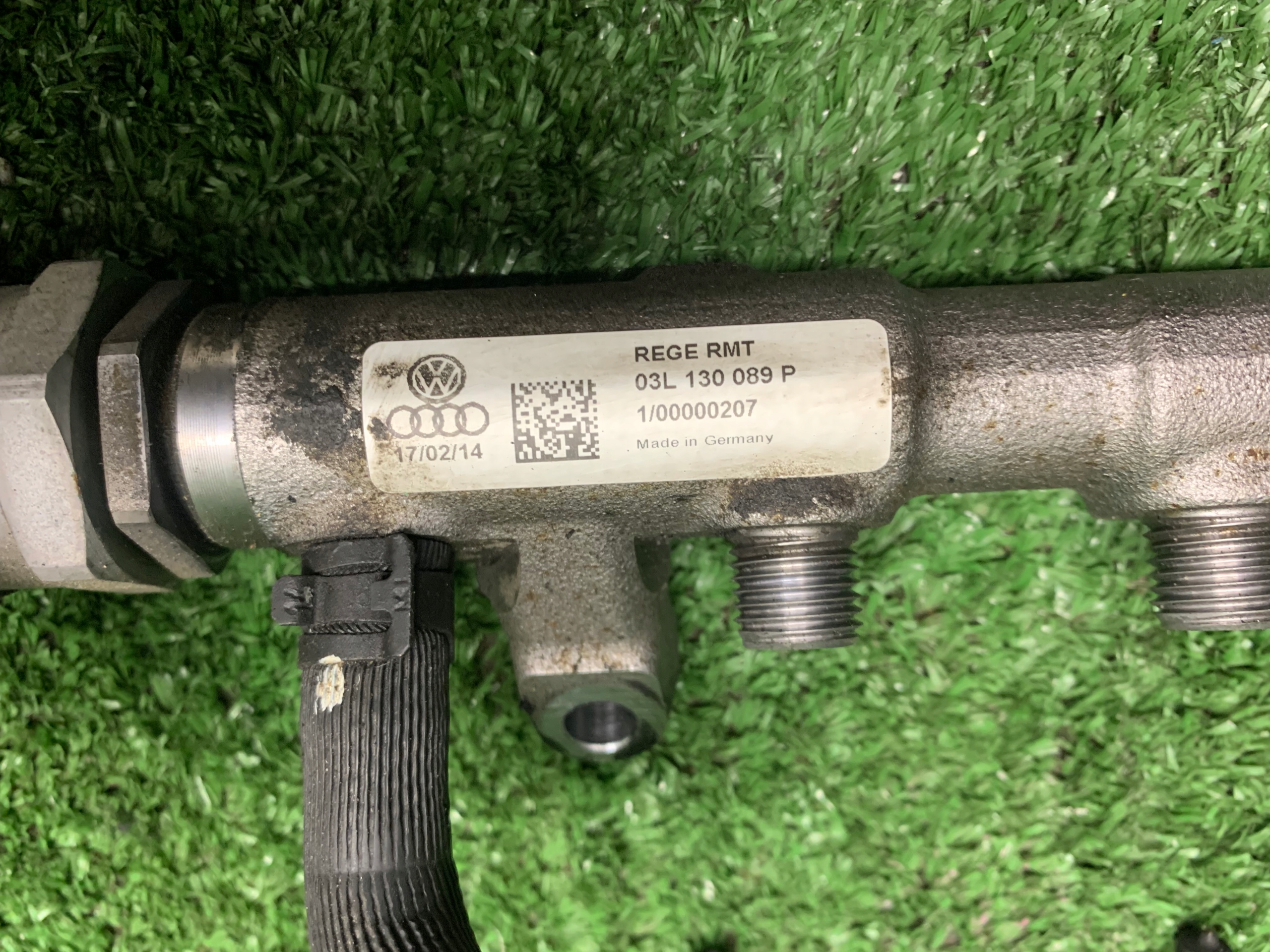 AUDI A4 A5 2.0 TDI CGL trysky pumpa POMPOWTRYSKOWA 03L130755D 03L130277J