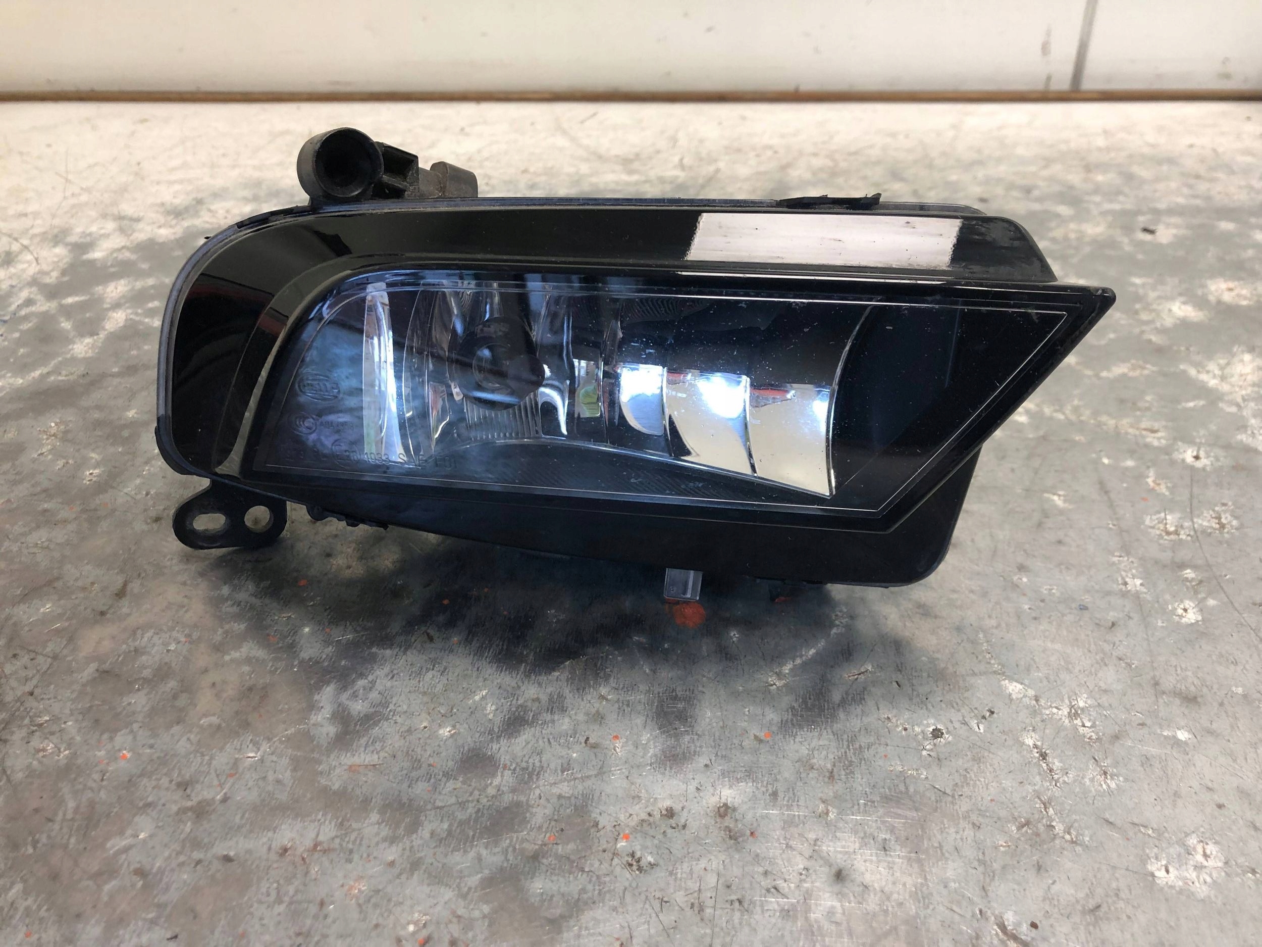 fog light right front AUDI A4 B8 LIFT 8K0941700B