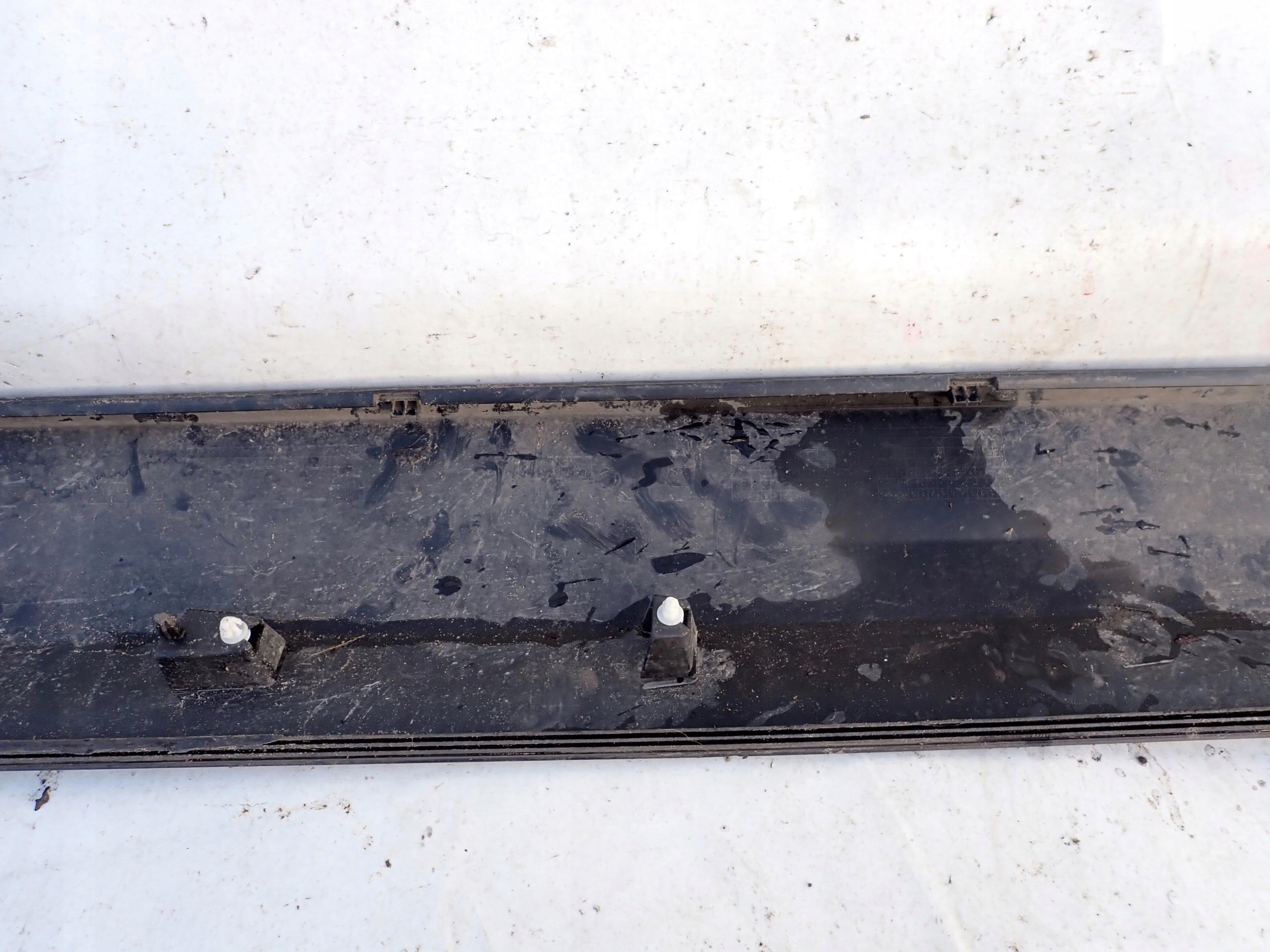 SKODA KAROQ 17- moulding door right front