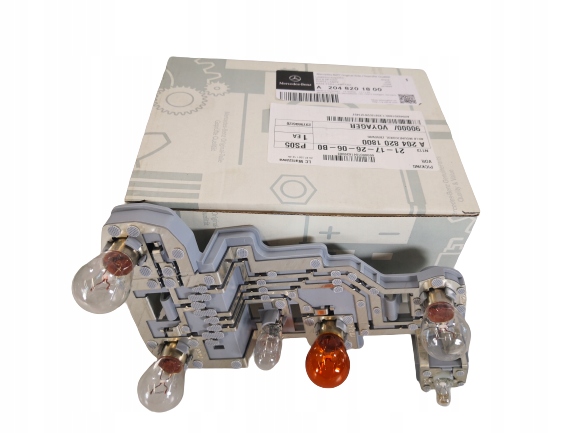 WKLAD LAMPY OPRAWA ZAROWEK TYL PRAWA MERCEDES W204 Part number A2048201800