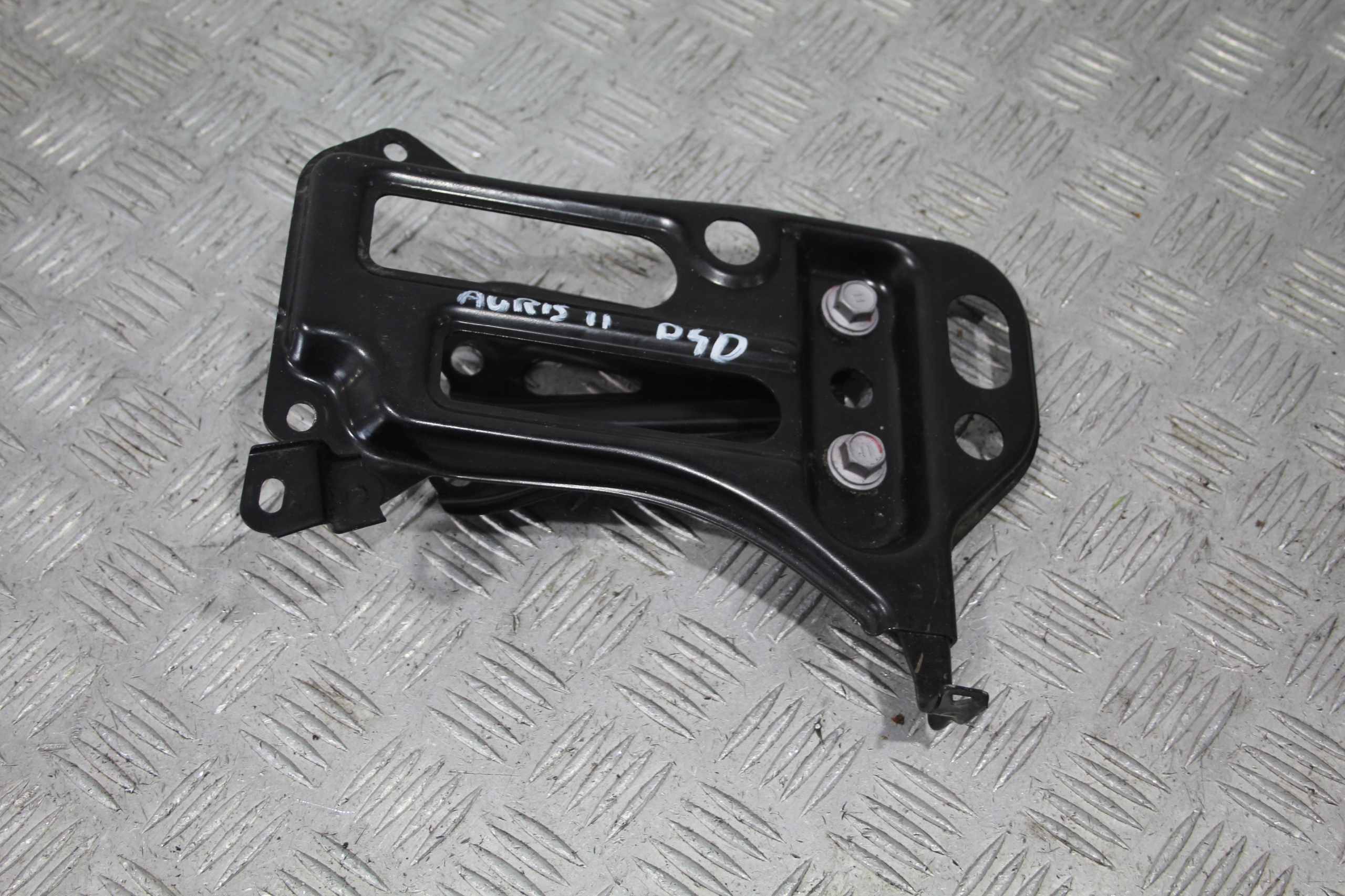 Support Support plaque Console TOYOTA AURIS II 2