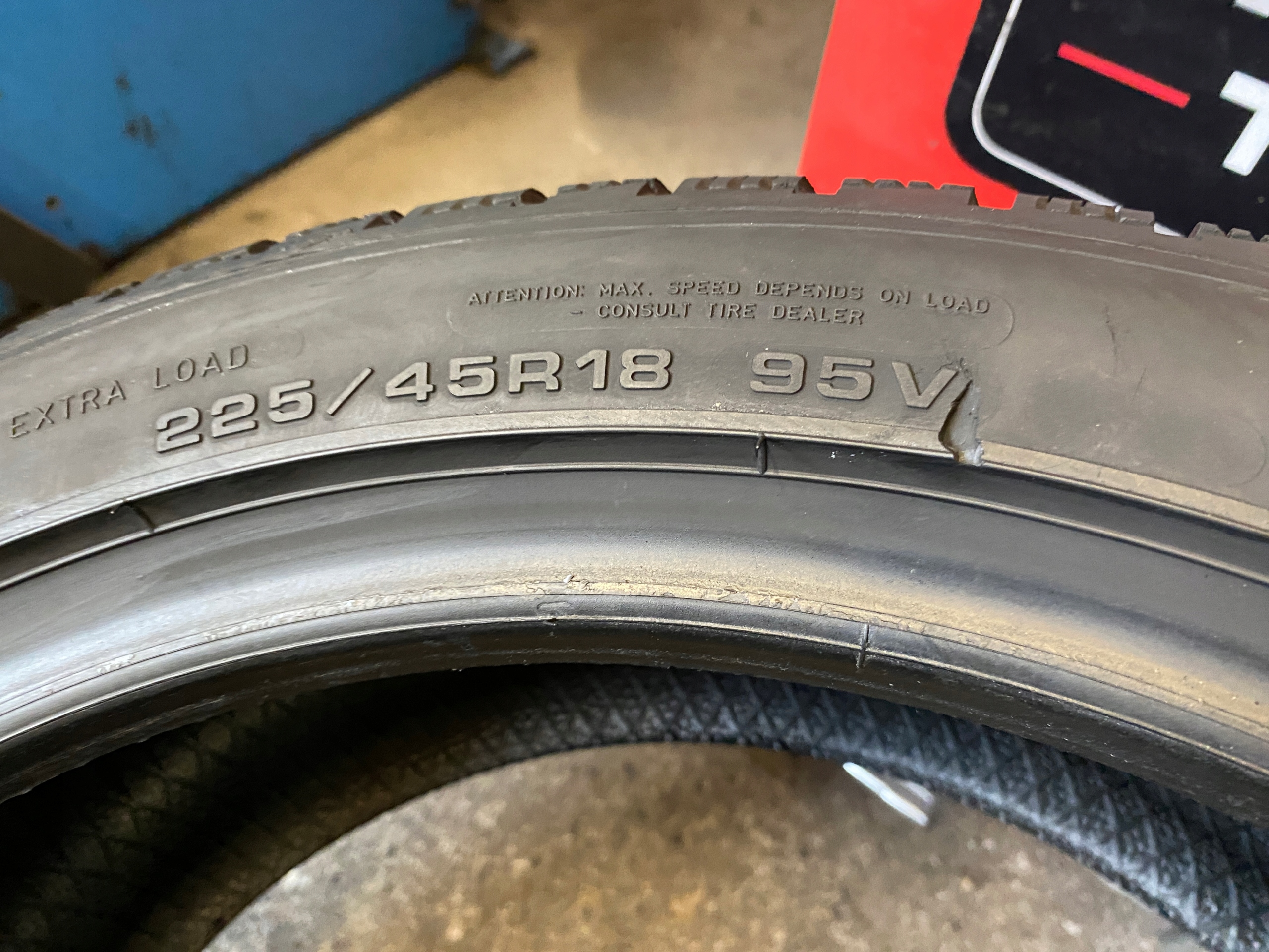 gomma 225/45R18 95V Goodyear UltraGrip Performance 3 7mm 2023r