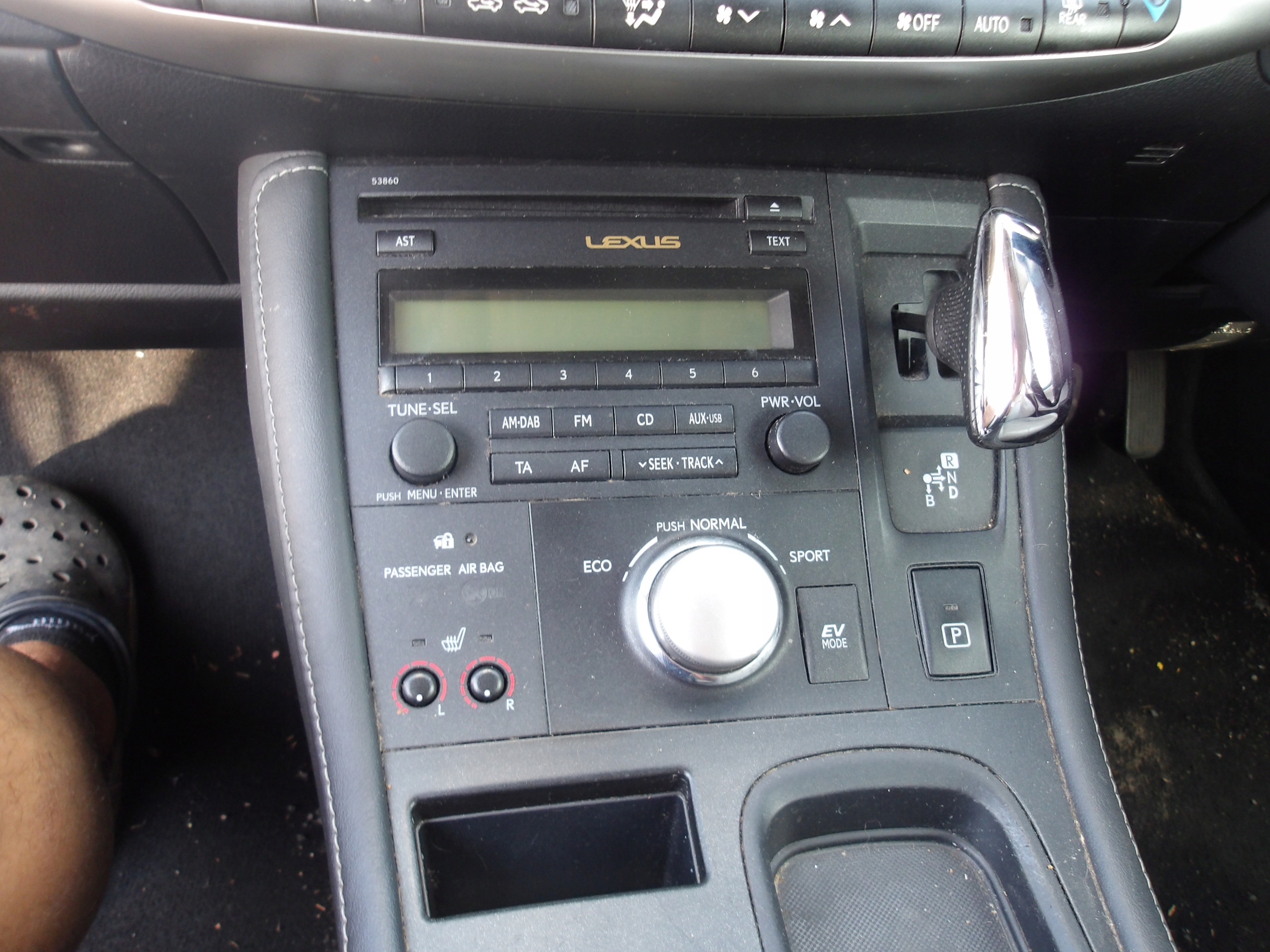 радио lexus CT200H 2011