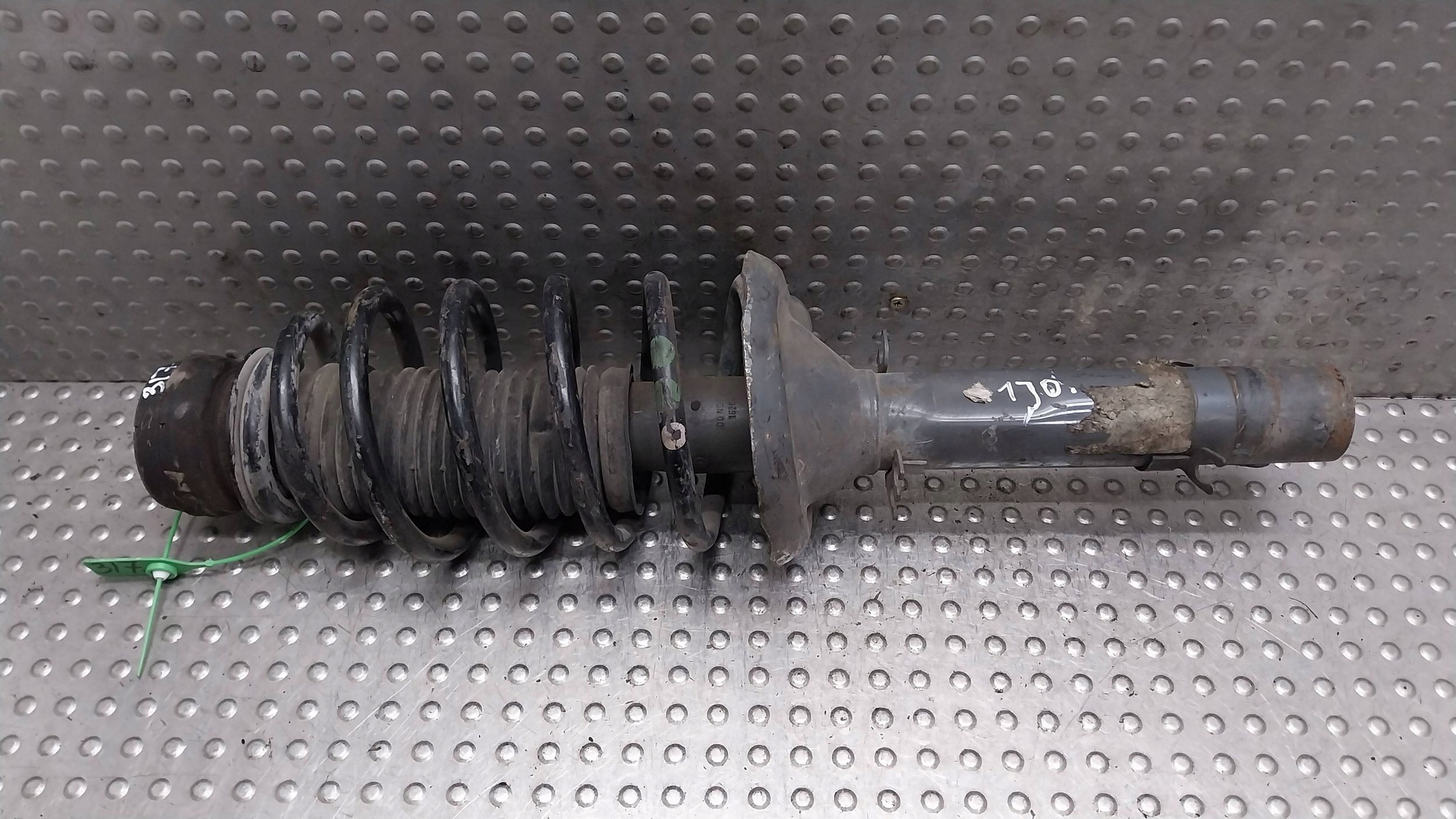 shock absorber left right front 1J0413031N VW GOLF IV LEON and OCTAVIA and A3 8L