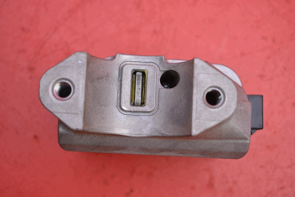 ignition key button blocking 15F142 45020-33-12 TOYOTA YARIS 4 IV GR