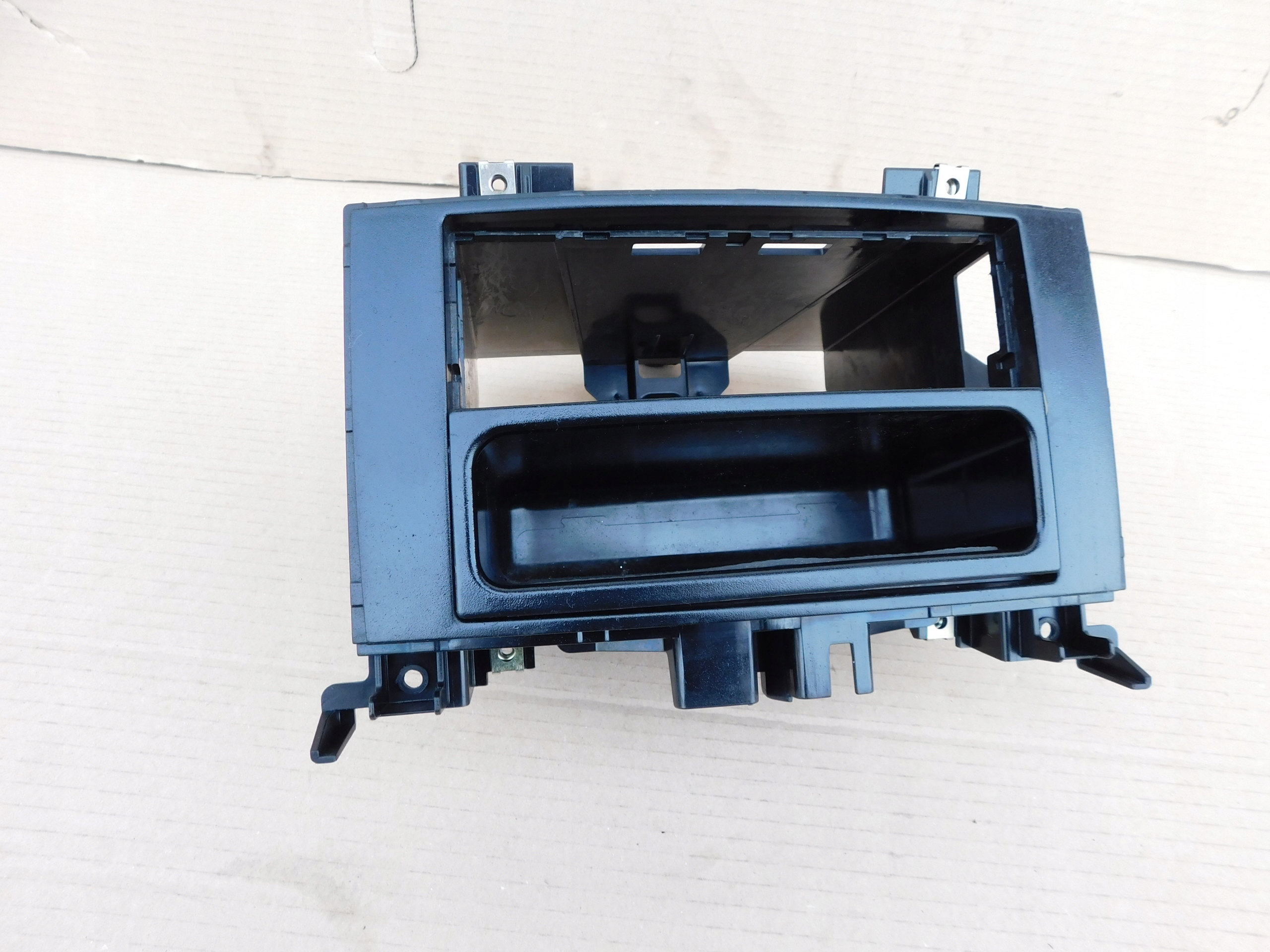 Kieszen passenger compartment radia Mercedes Sprinter 906 VW Crafter A9066890531