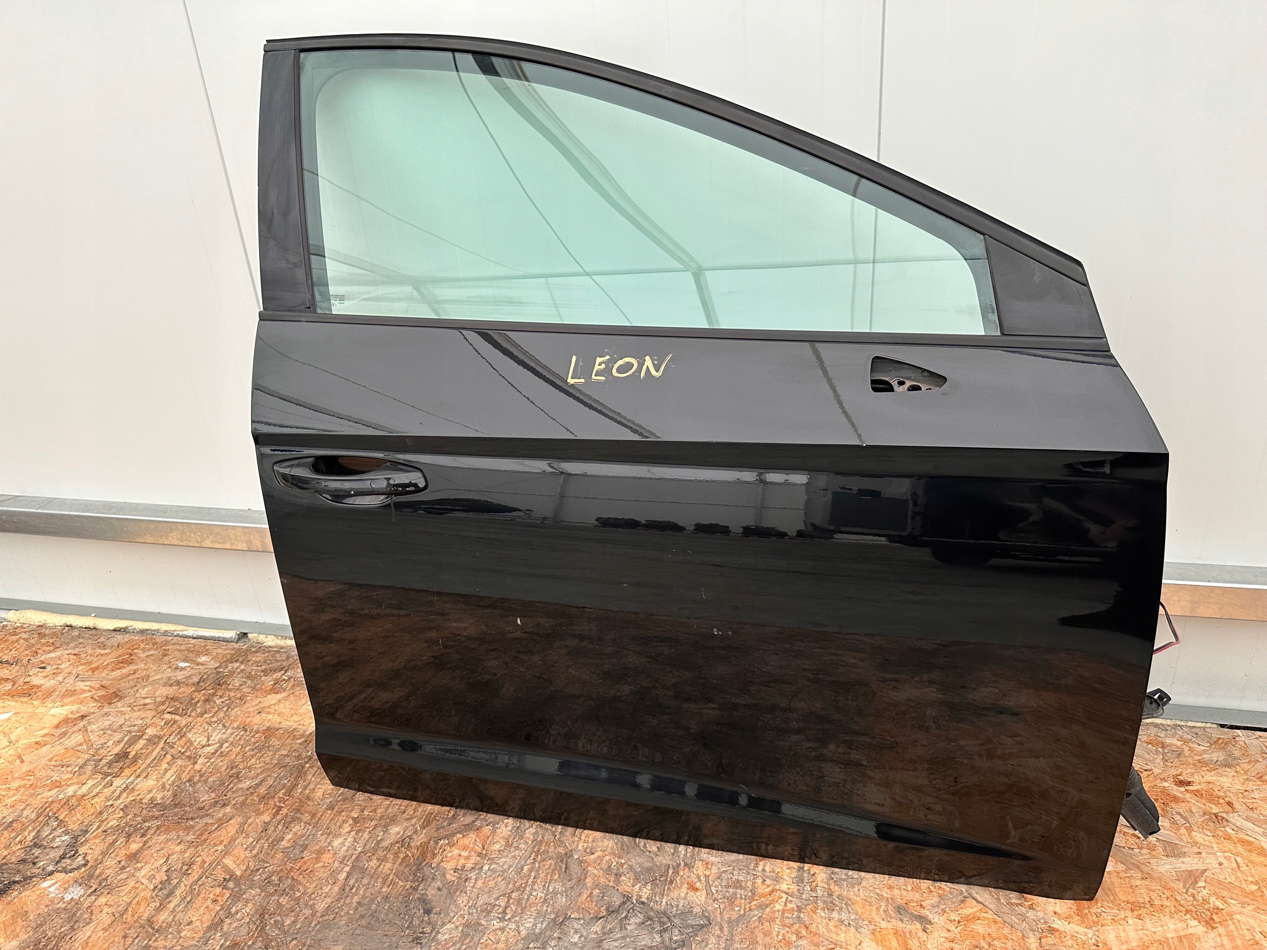 SEAT LEON III door front front right