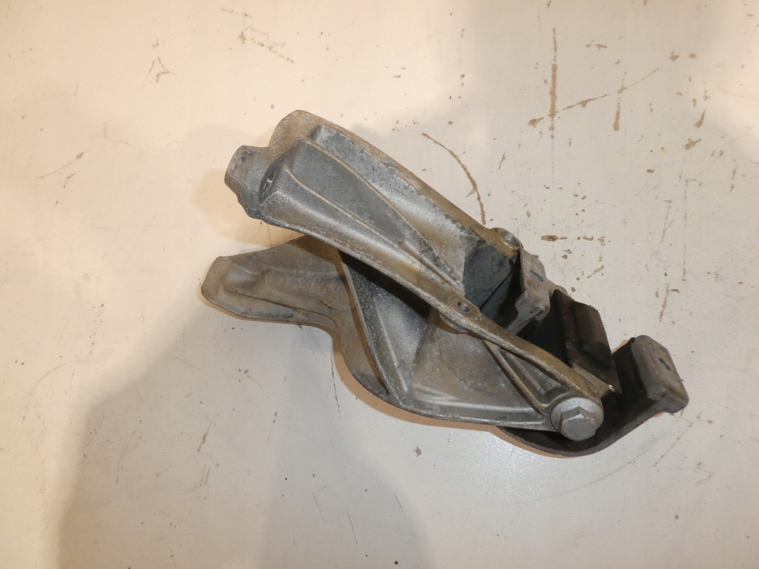 VW T6 2.0TDI holder engine mount 7E0199343B