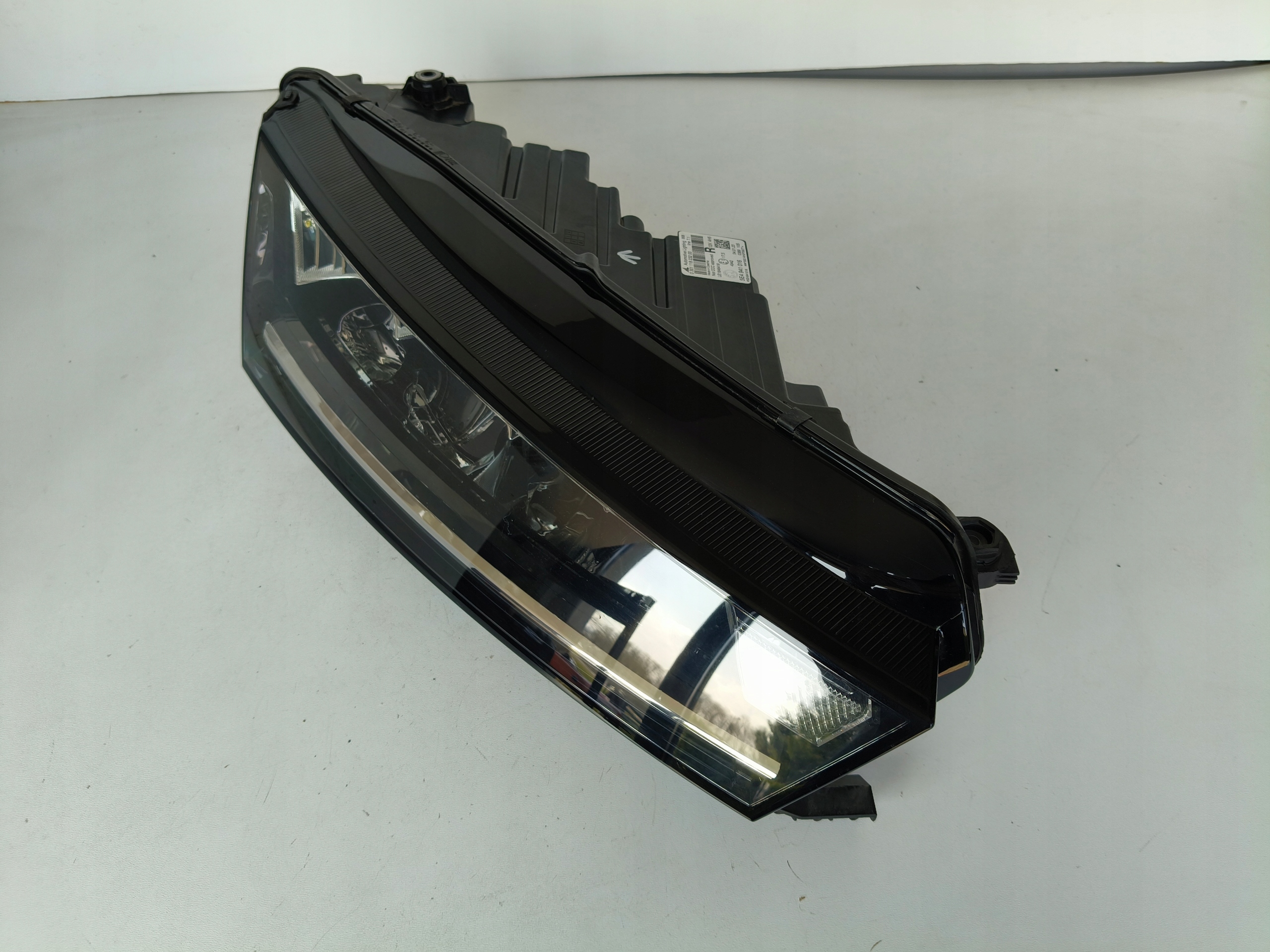 light right REFLEKTOR SKODA OCTAVIA IV 4 5E3 20- FULL LED