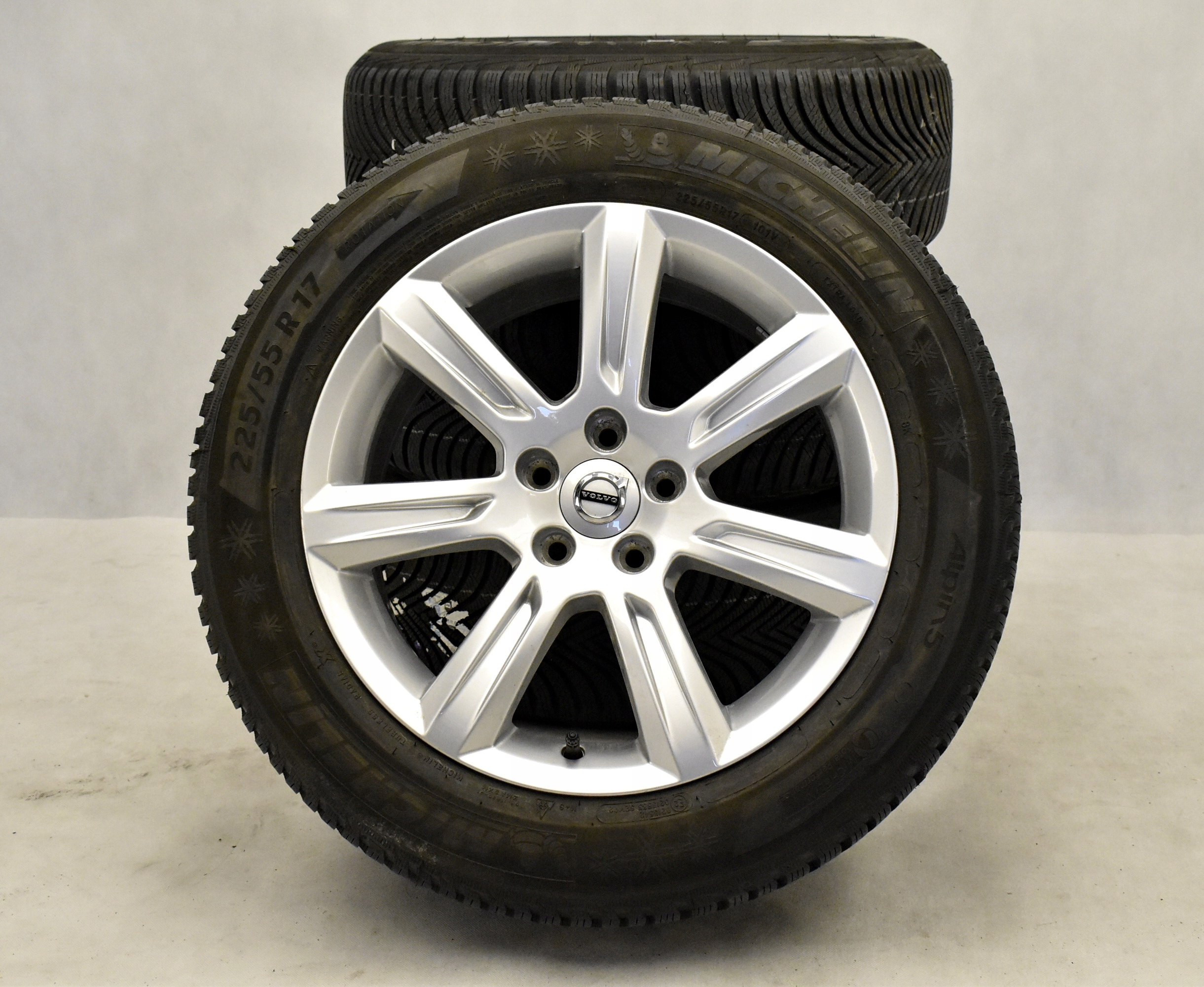 КОЛЕСА VOLVO V90 S90 S60 V70 8x17 Et42 31362838