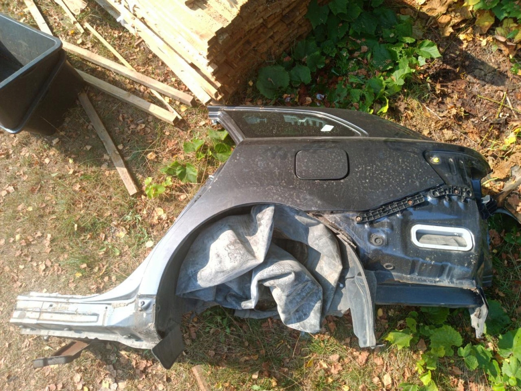 TOYOTA AVENSIS T27 KOMBI ĆWIARTKA LEWA TYŁ BŁOTNIK 1G3 Numer katalogowy części 01