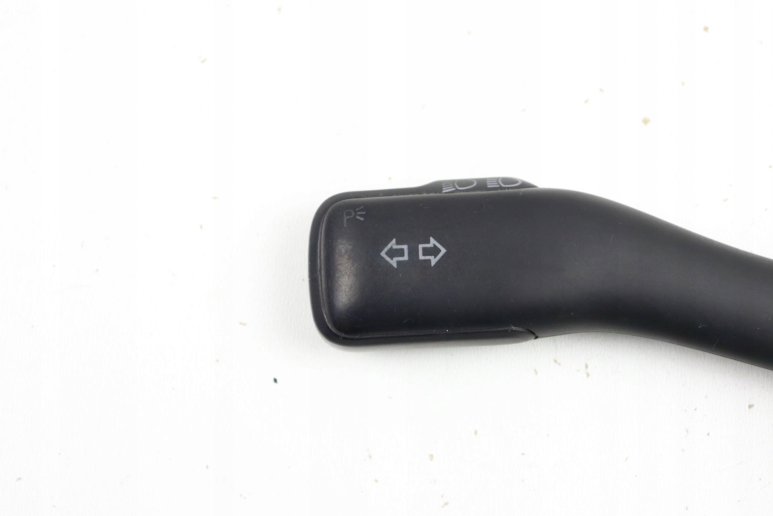 VW PASSAT B5 GOLF IV BORA Bouton Indicateurs de direction MANETKA 8L0953513G