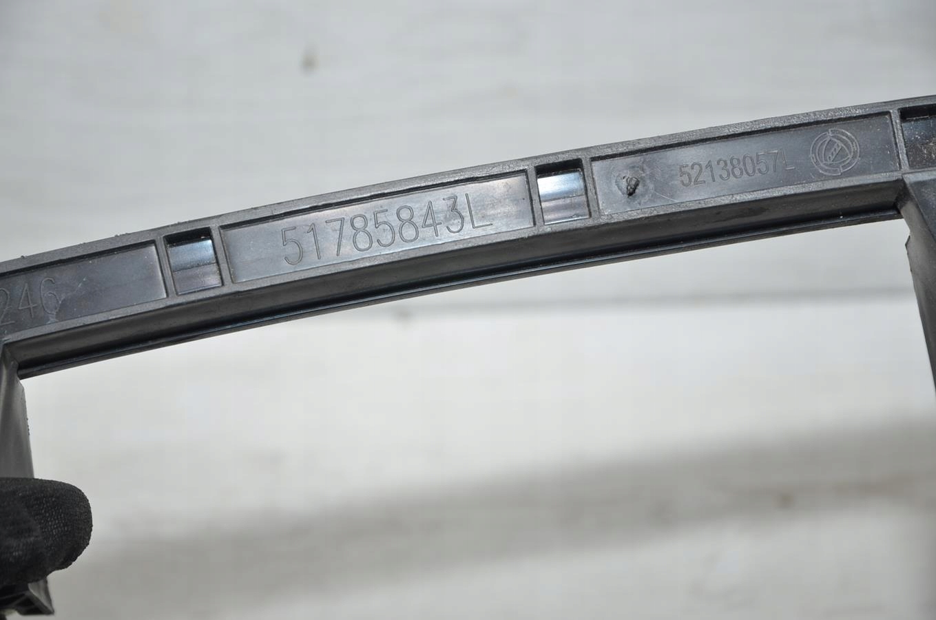 Prowadnica windows 51785843L Fiat 500 3D