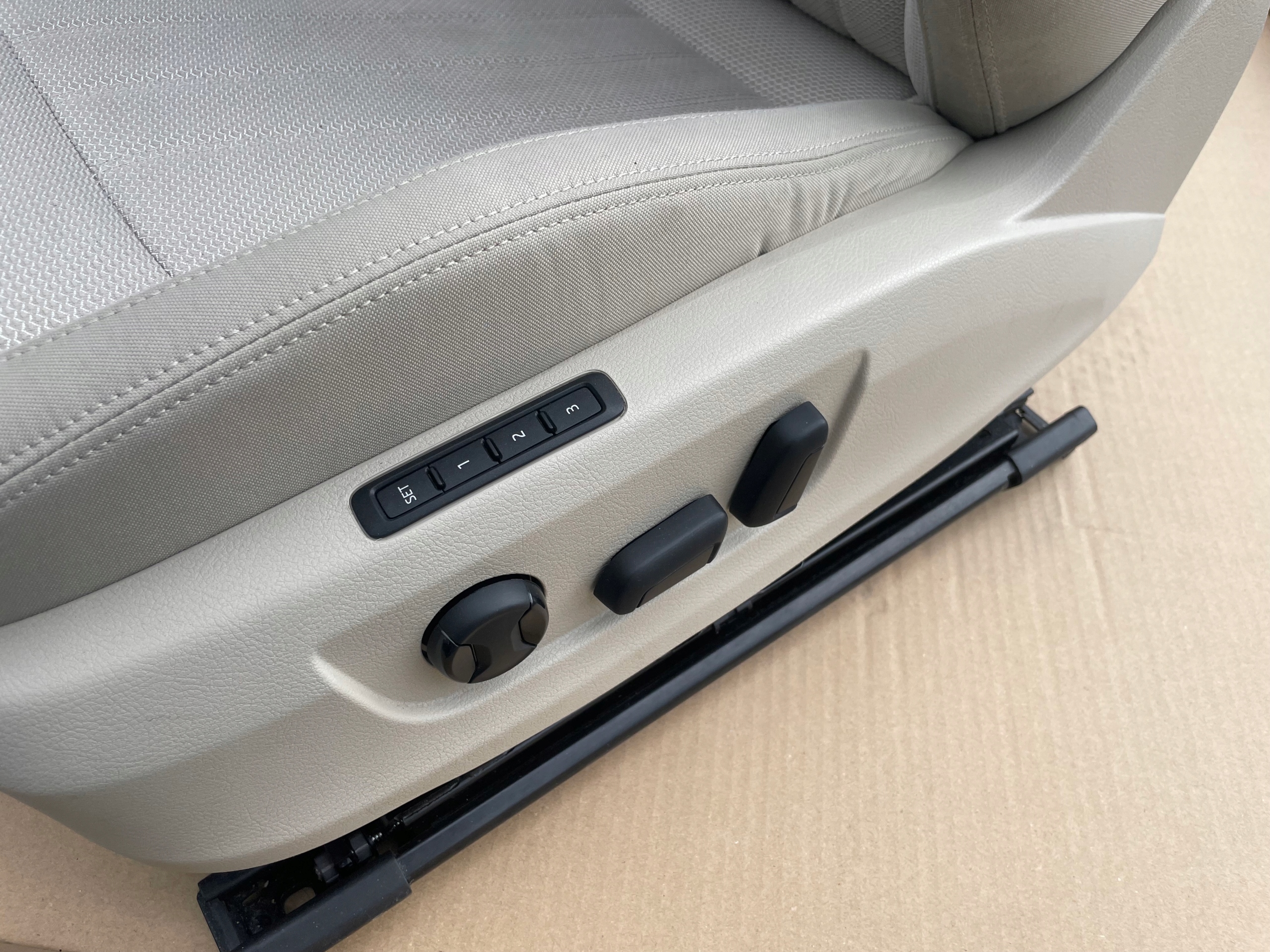Siège SKODA SUPERB III Berline ELEKTRYKA Comme Neuf