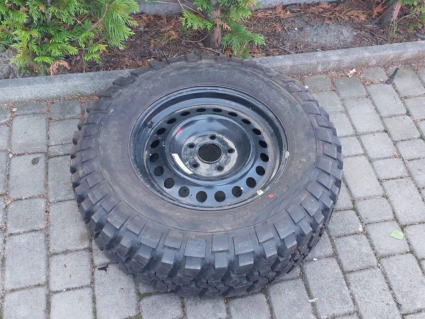 BFGoodrich Mud-Terrain 255/75/17にしやんさん専用 BFGoodrich Mud-Terrain T/A KM2 255/80R17 121 Q Tire - Walmart.com