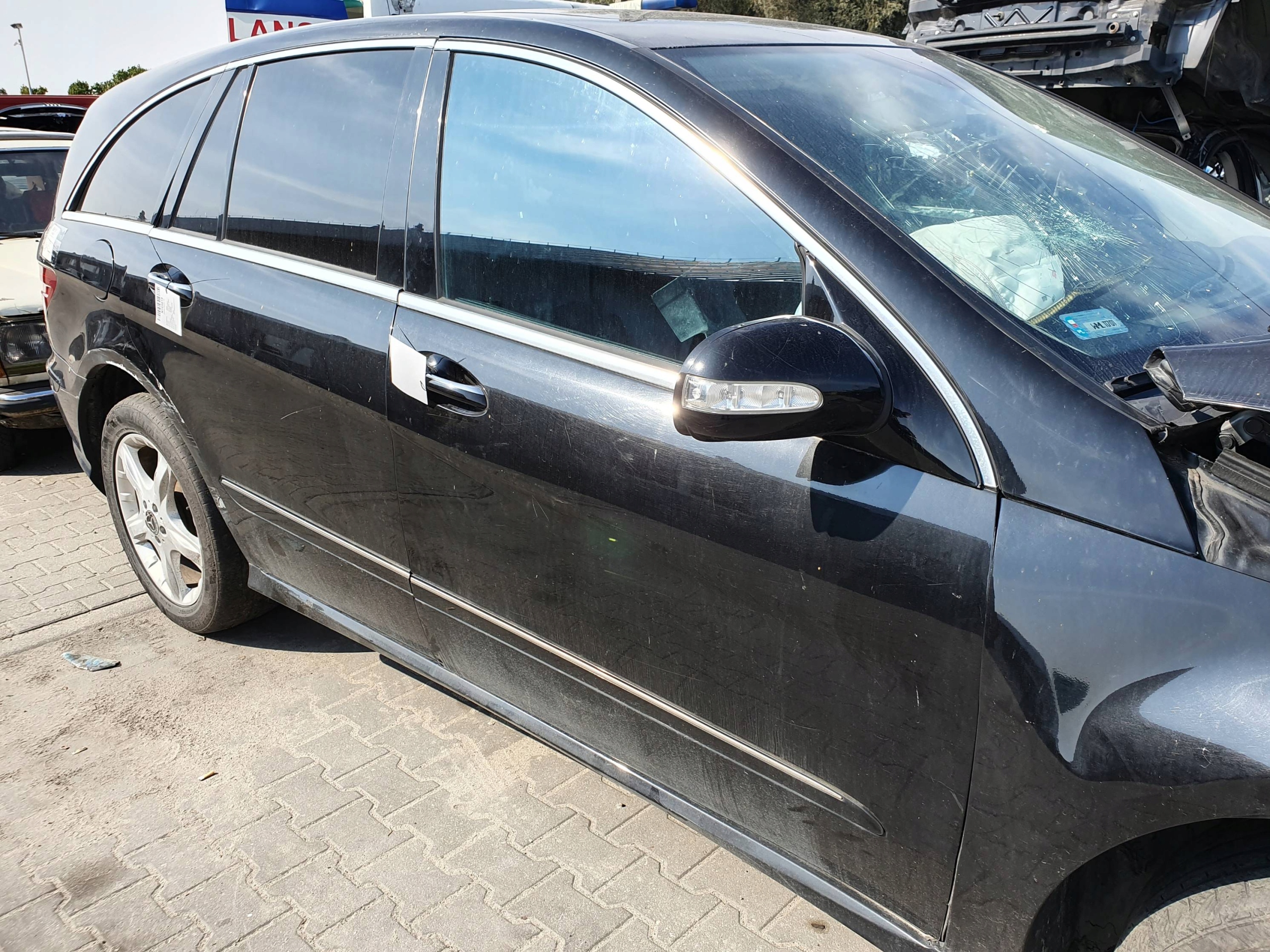 door right front 197 LONG MERCEDES R-class W251 320 before LIFT 4MATIC
