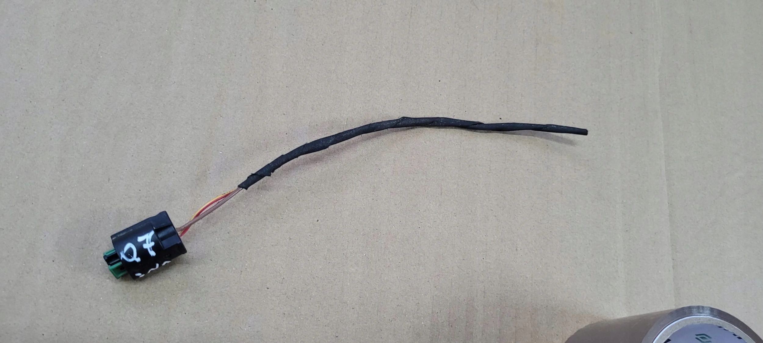 AUDI KOSTKA connecting spoiler ZLACZE AUDI VW 8E0973202