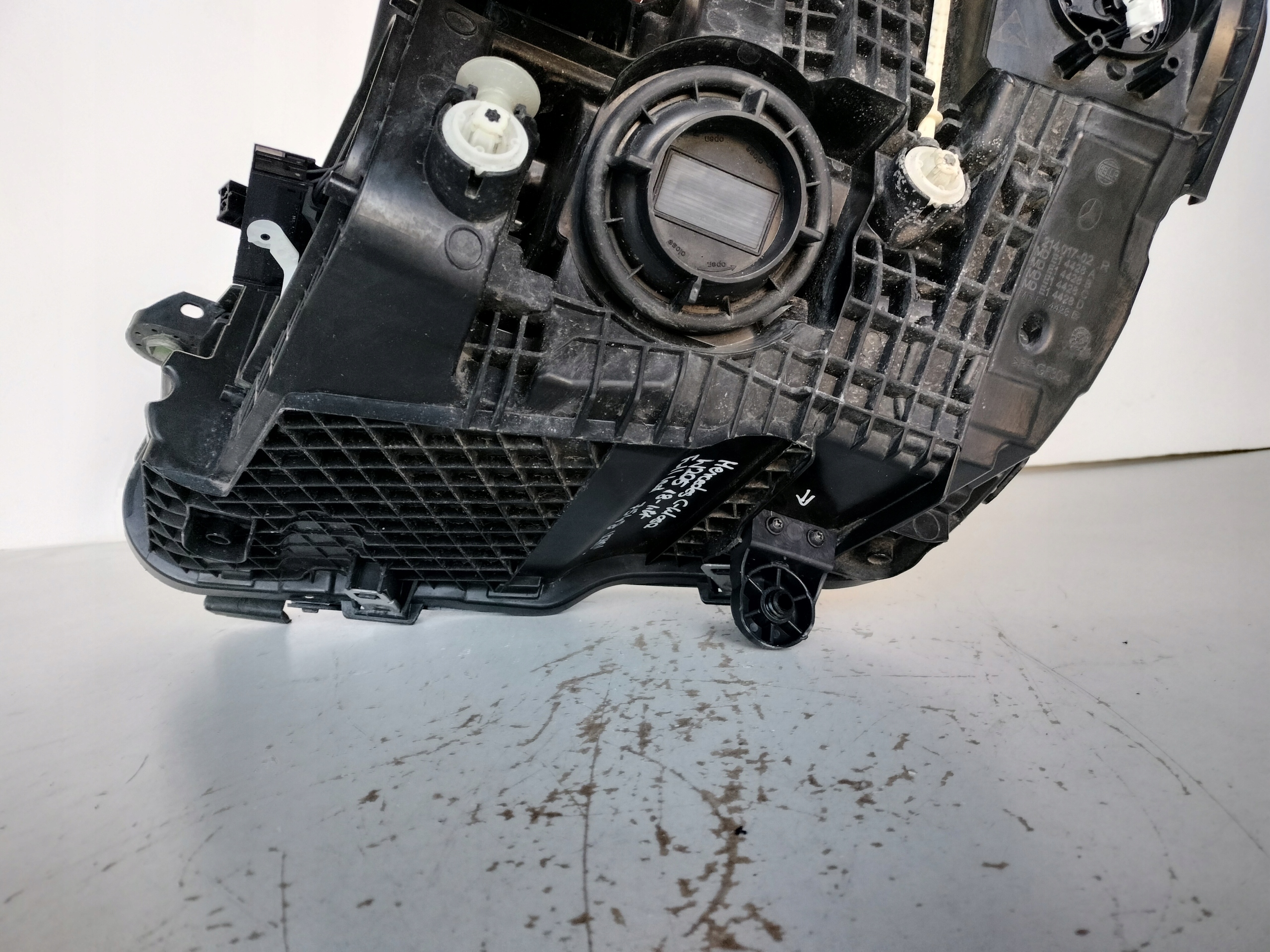 light right REFLEKTOR MERCEDES C-KLASA W205 18- LIFT FULL LED