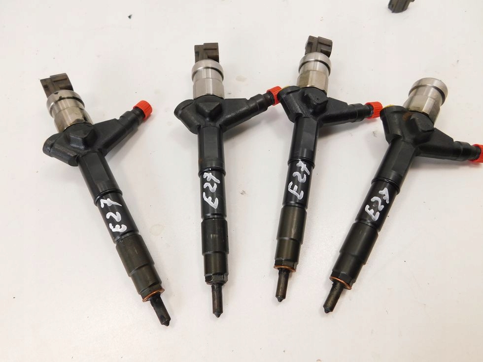 Wtryskiwacze 2.2 DCI Nissan Primera P12 X-Trail Numer katalogowy części 16600 AU600 , 16600AU600 , KOMPLET WTRYSKIWACZY