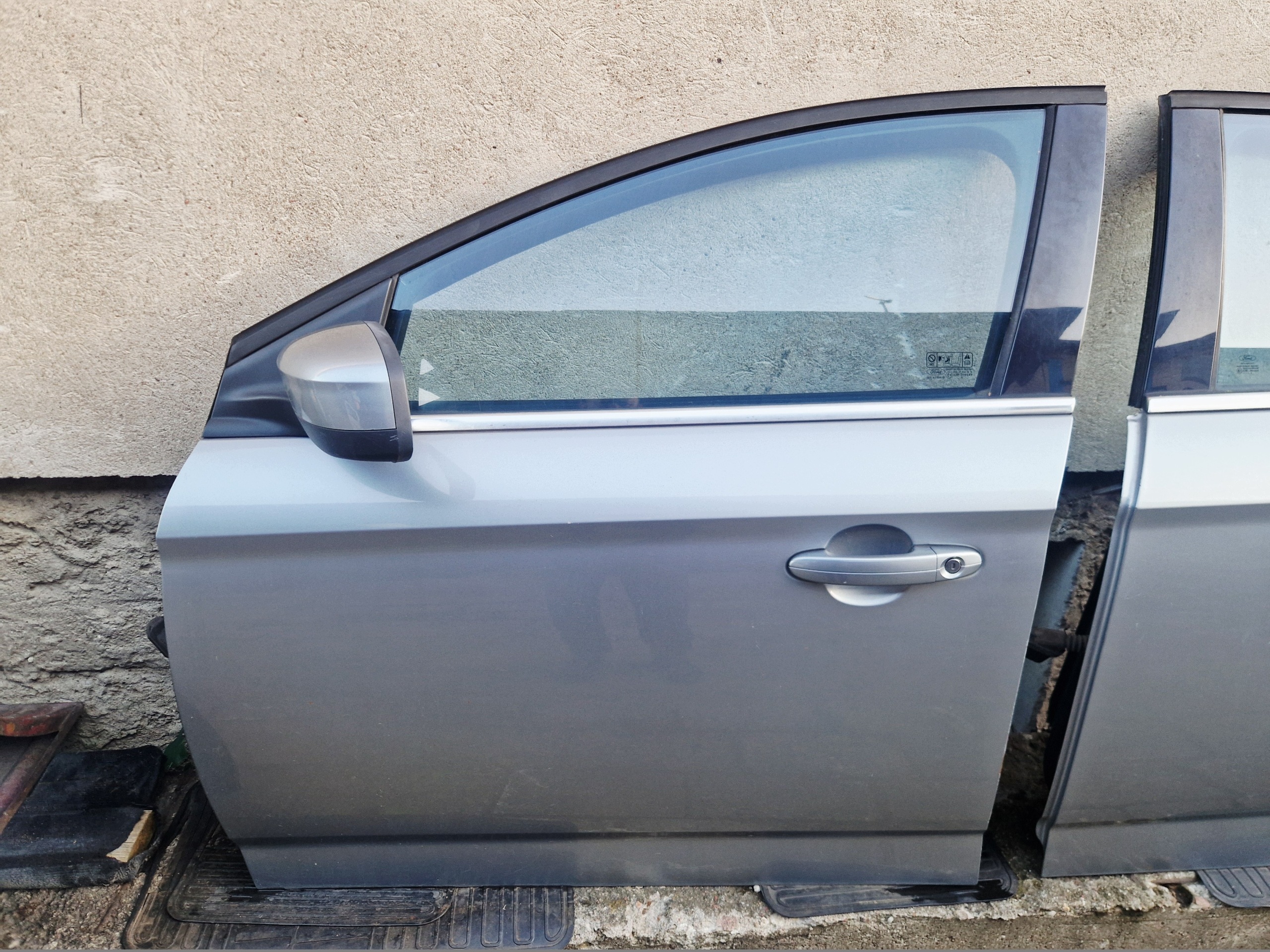FORD MONDEO MK4 door left front front colour H8 complete