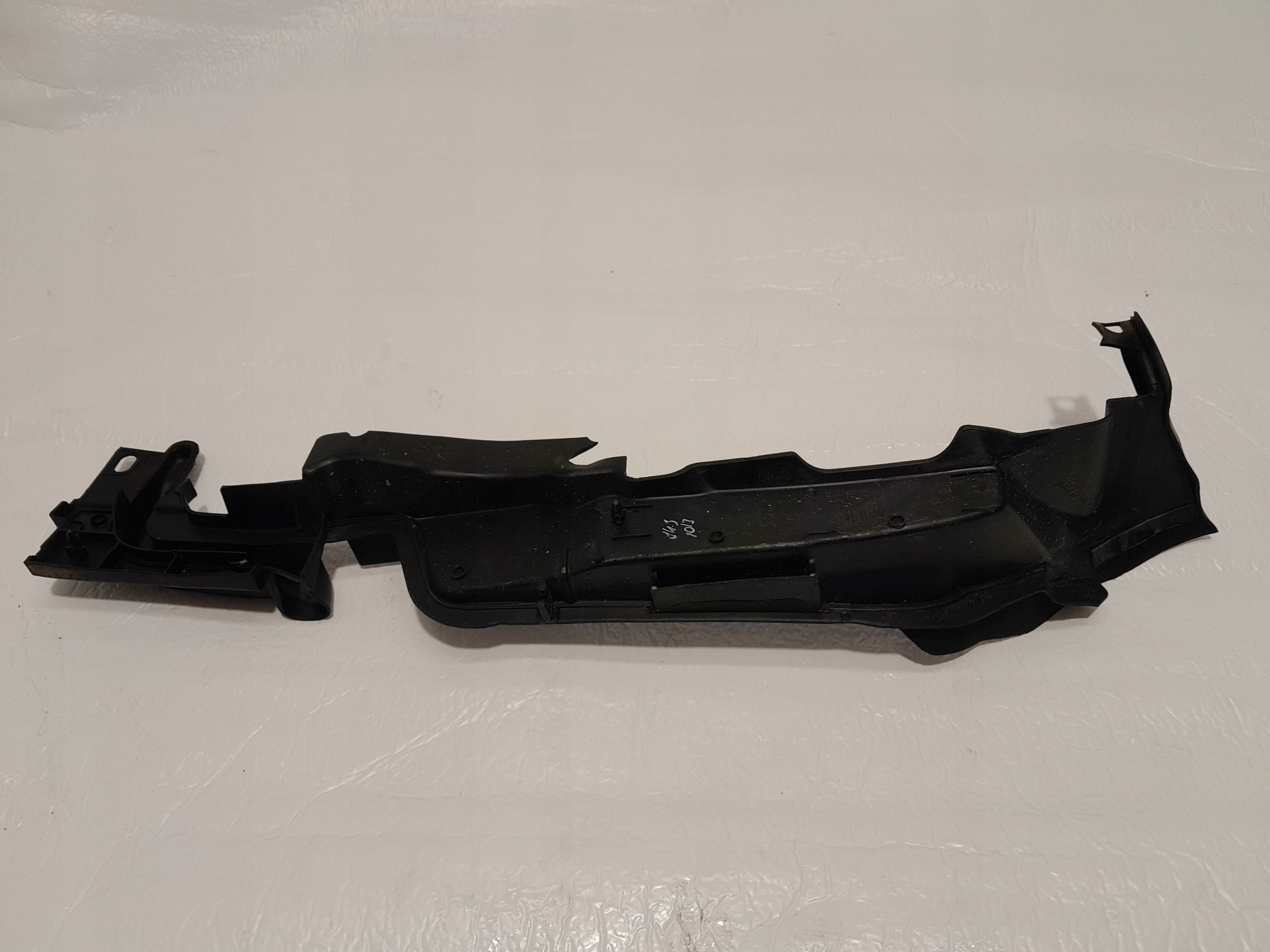 AUDI A5 8W fedél fedél sárvédöt bal 8W6821169C