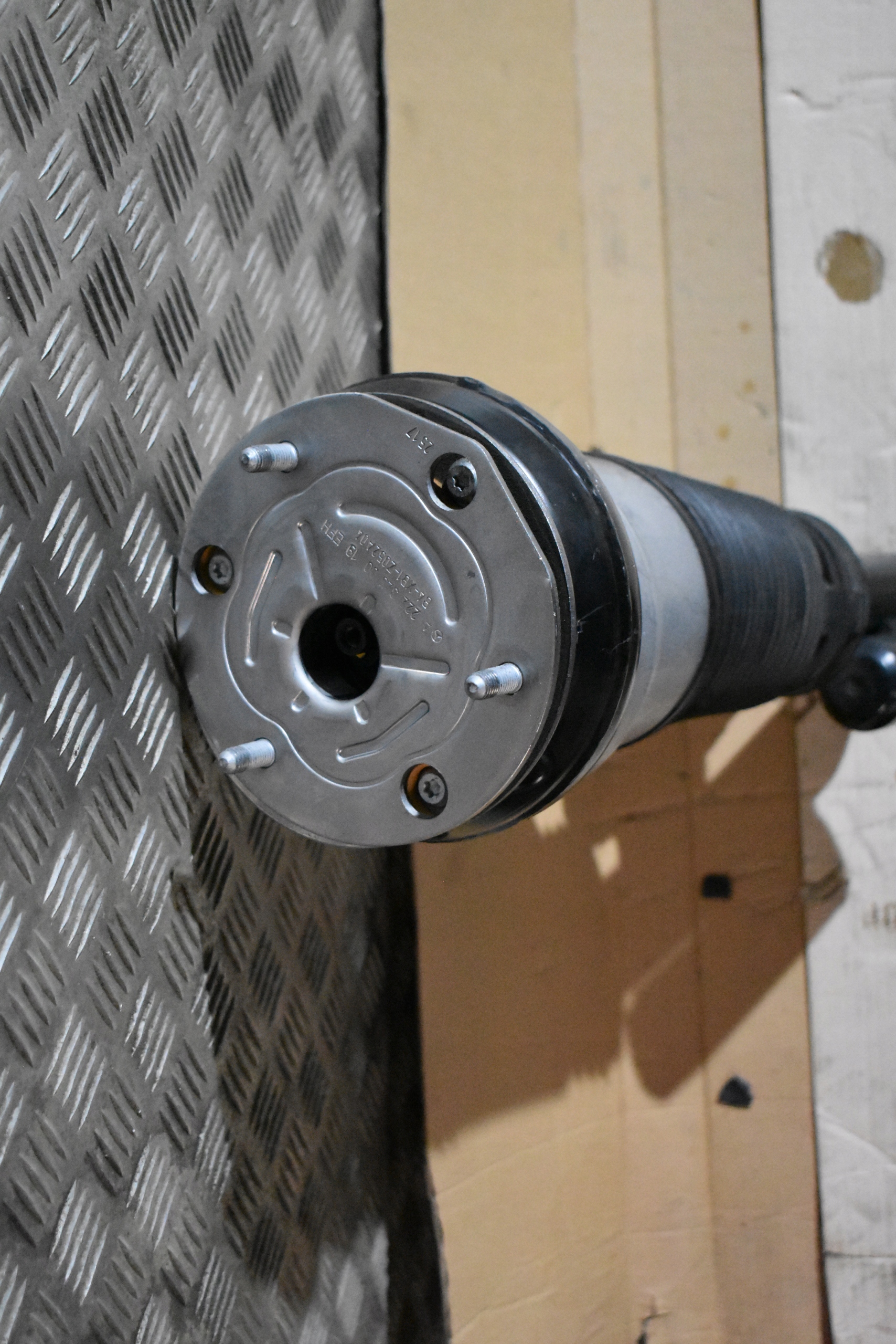 IDEALNY shock absorber rear left MERCEDES W217 CABRIO 1 9