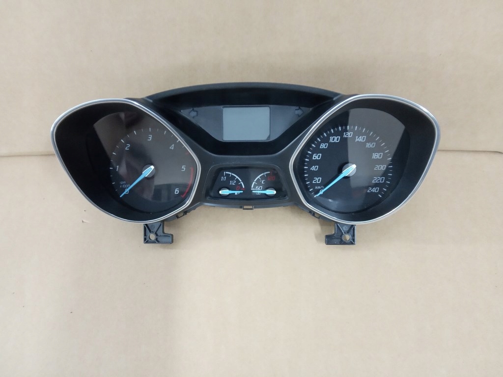 FORD Focus MK3 - спидометр часы BM5T-10849-BCD