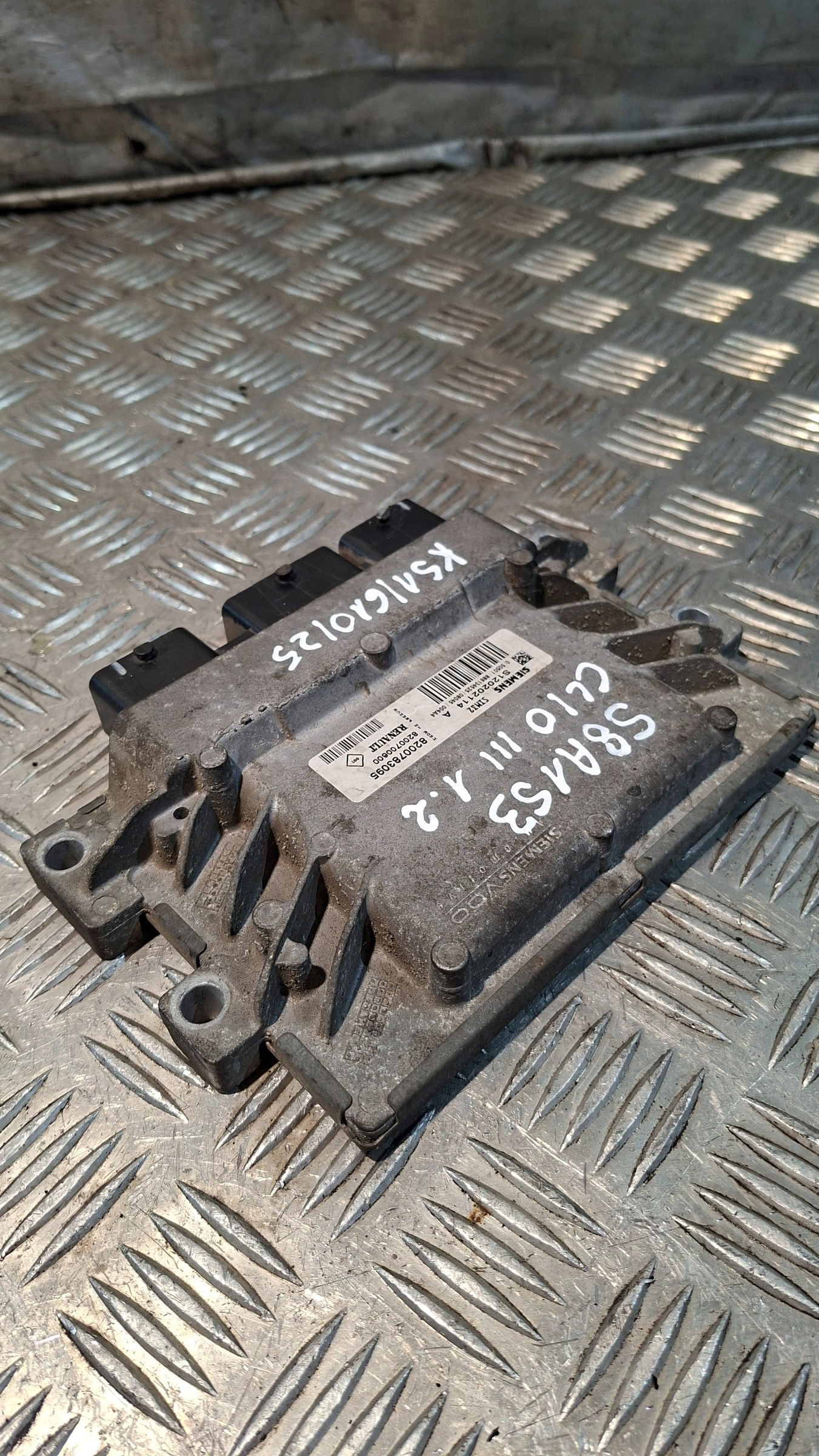 control unit of the engine RENAULT CLIO III 1.2