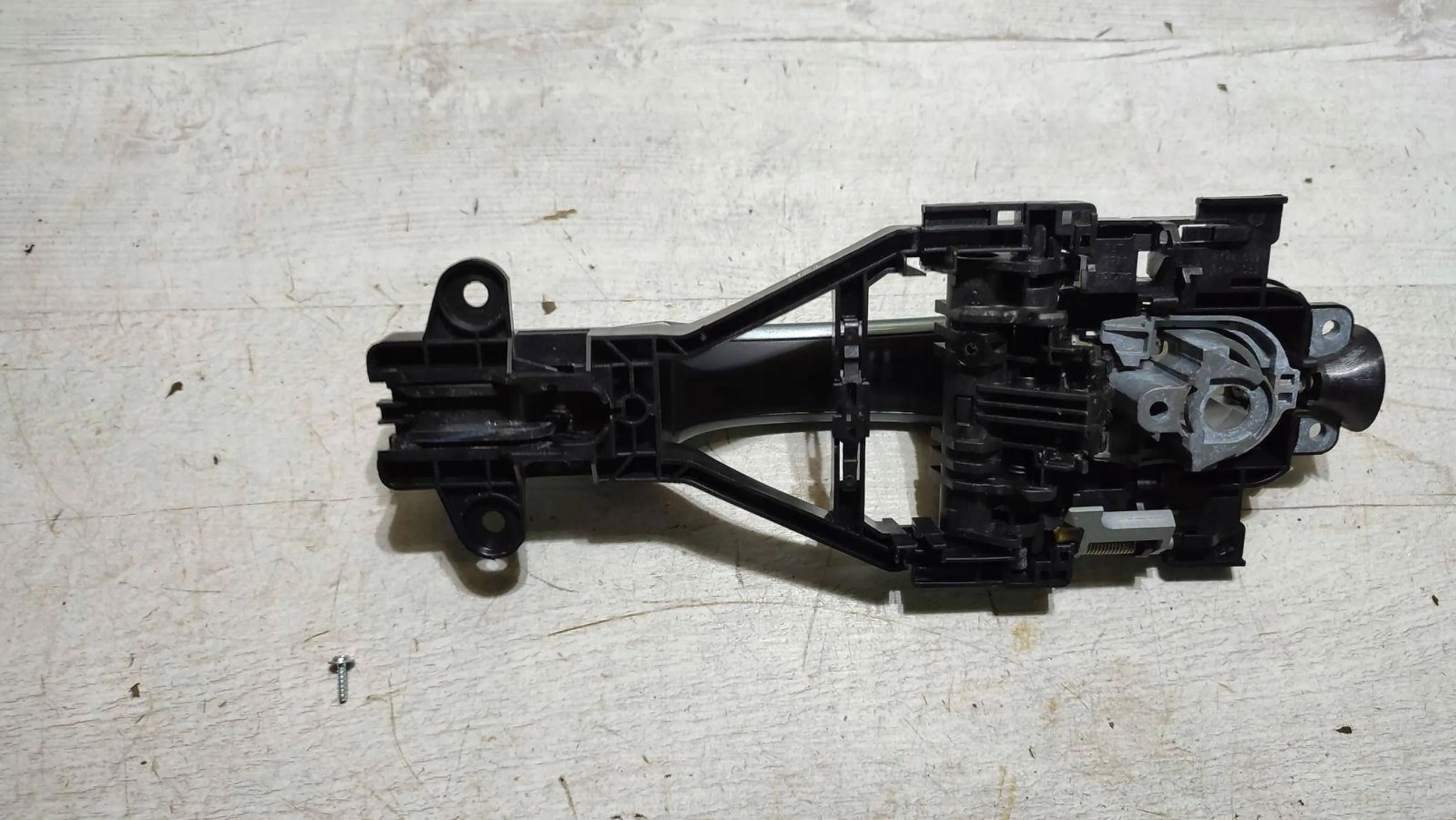 Volvo V40 2018 front side left handle exterior