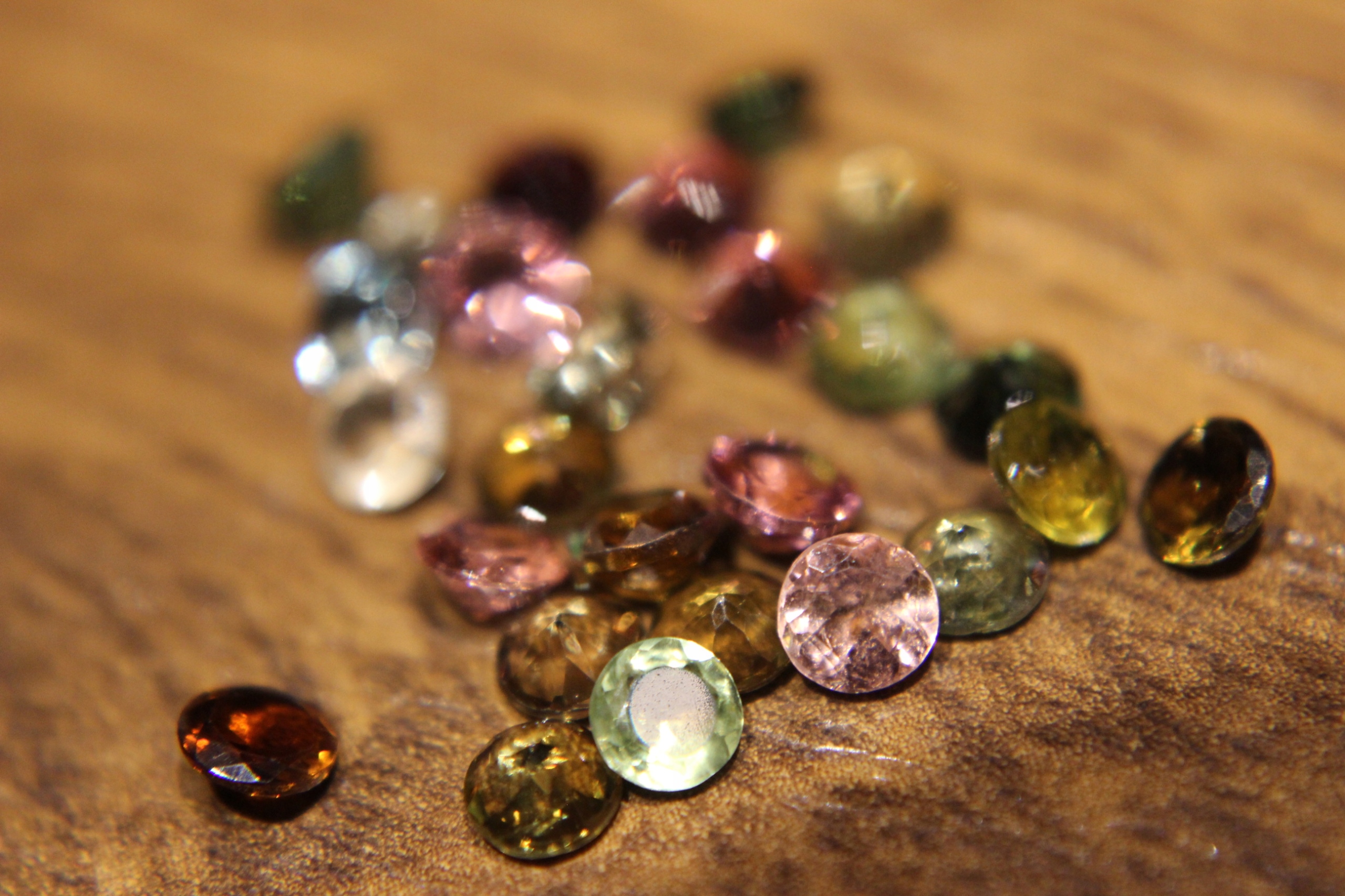 Přírodní kameny turmalín 5.45ct 26 Ks