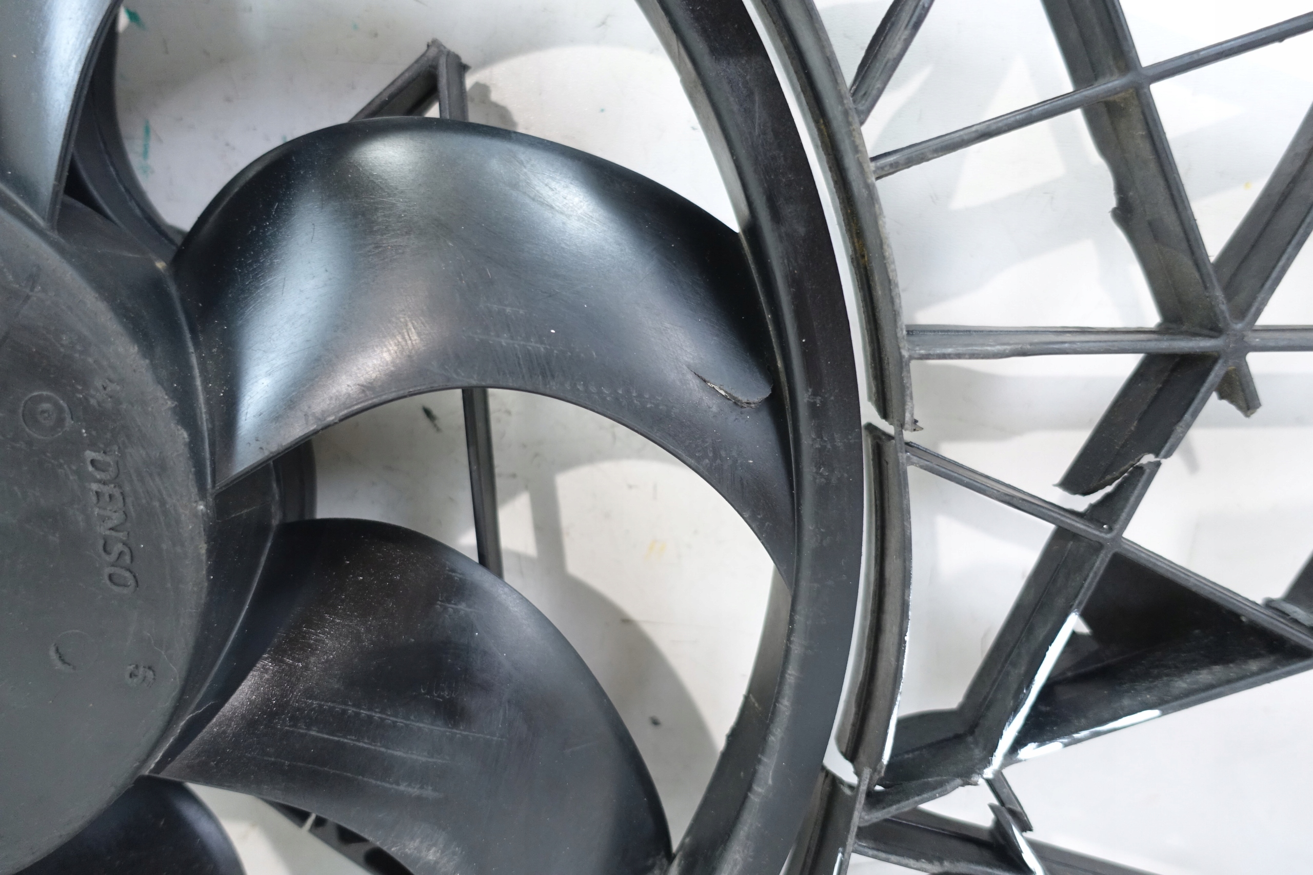 OPEL COMBO D 2011- radiator fan 8E4241000