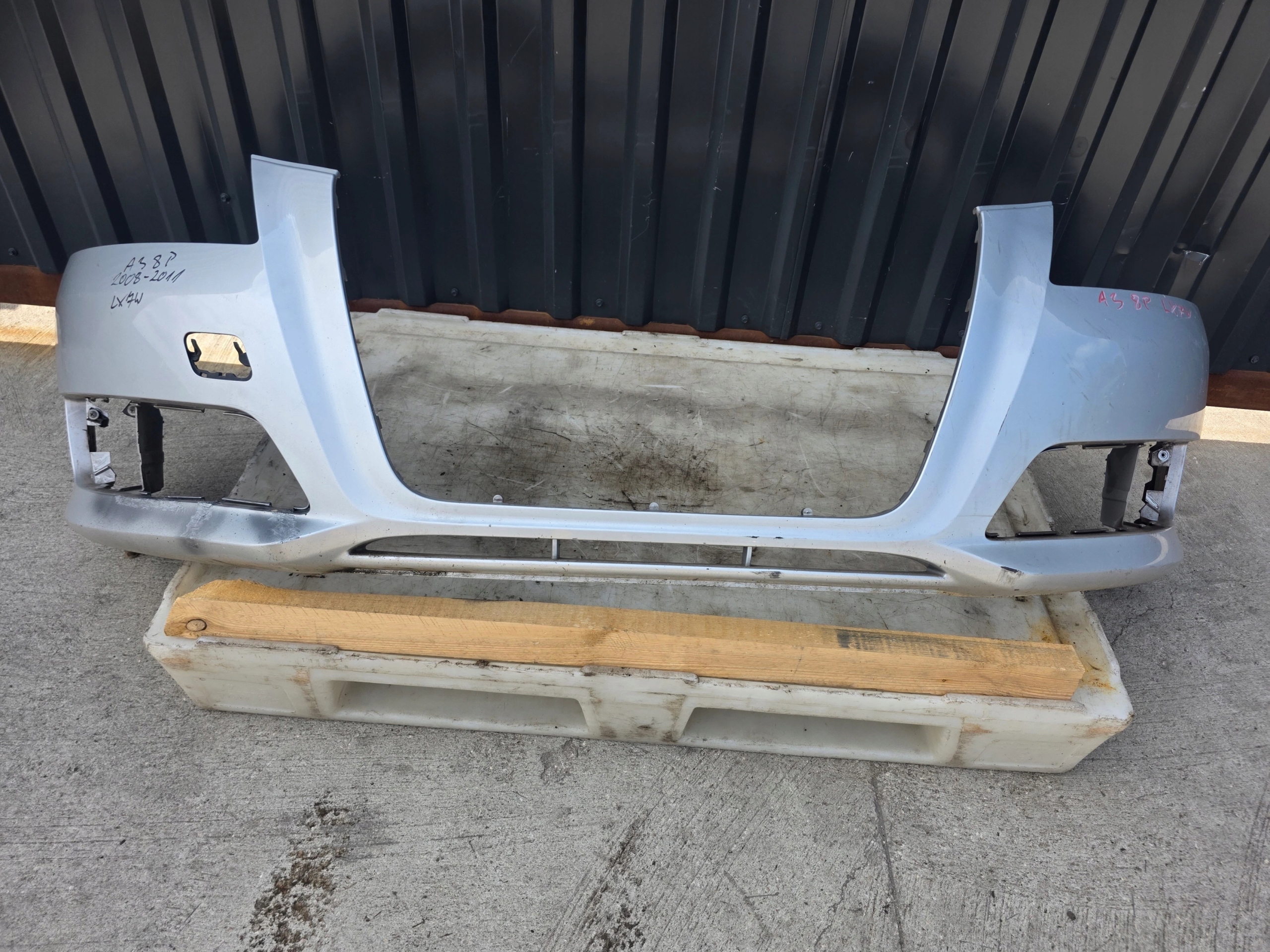 bumper front AUDI A3 8P LIFT 2008-2012 LX7W original !!!