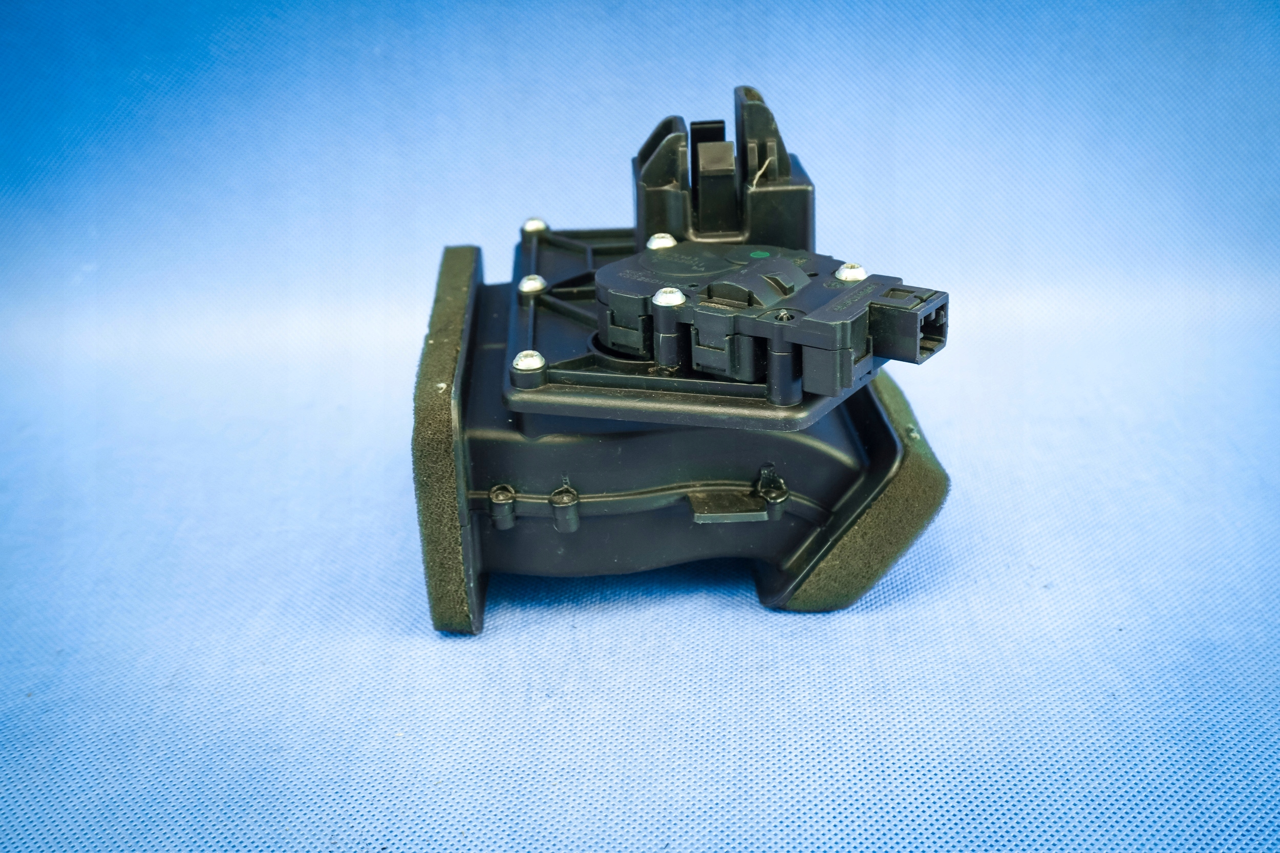 Dolot kanal luft VW Touareg 7P 7P6820526A