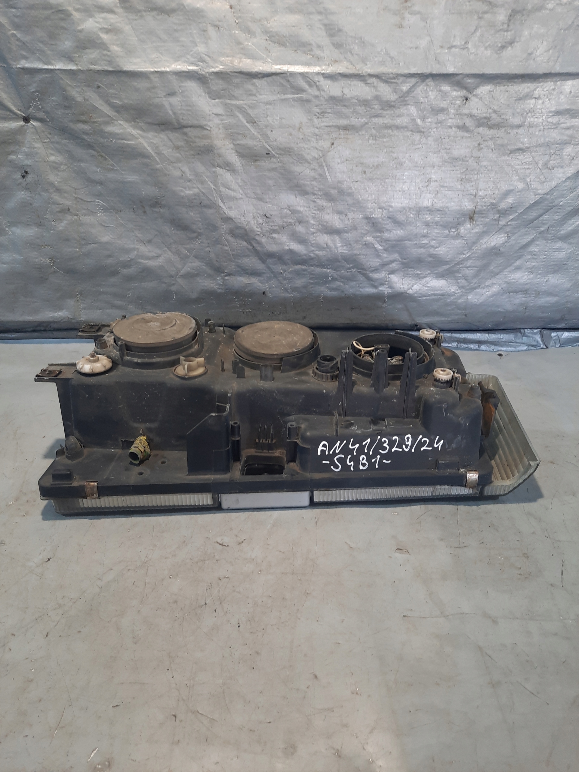 light REFLEKTOR left front RENAULT MAGNUM 440 DXI