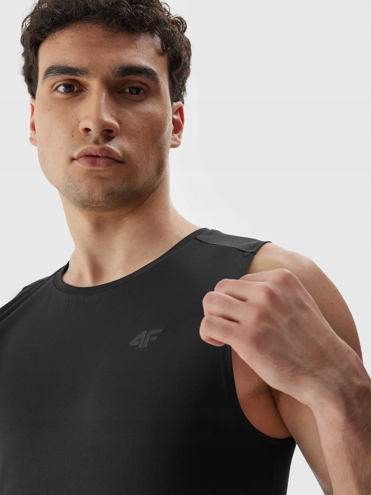 KOSZULKA MĘSKA 4F SPORTOWA TERMOAKTYWNA AW23M447 Materiał dominujący poliester