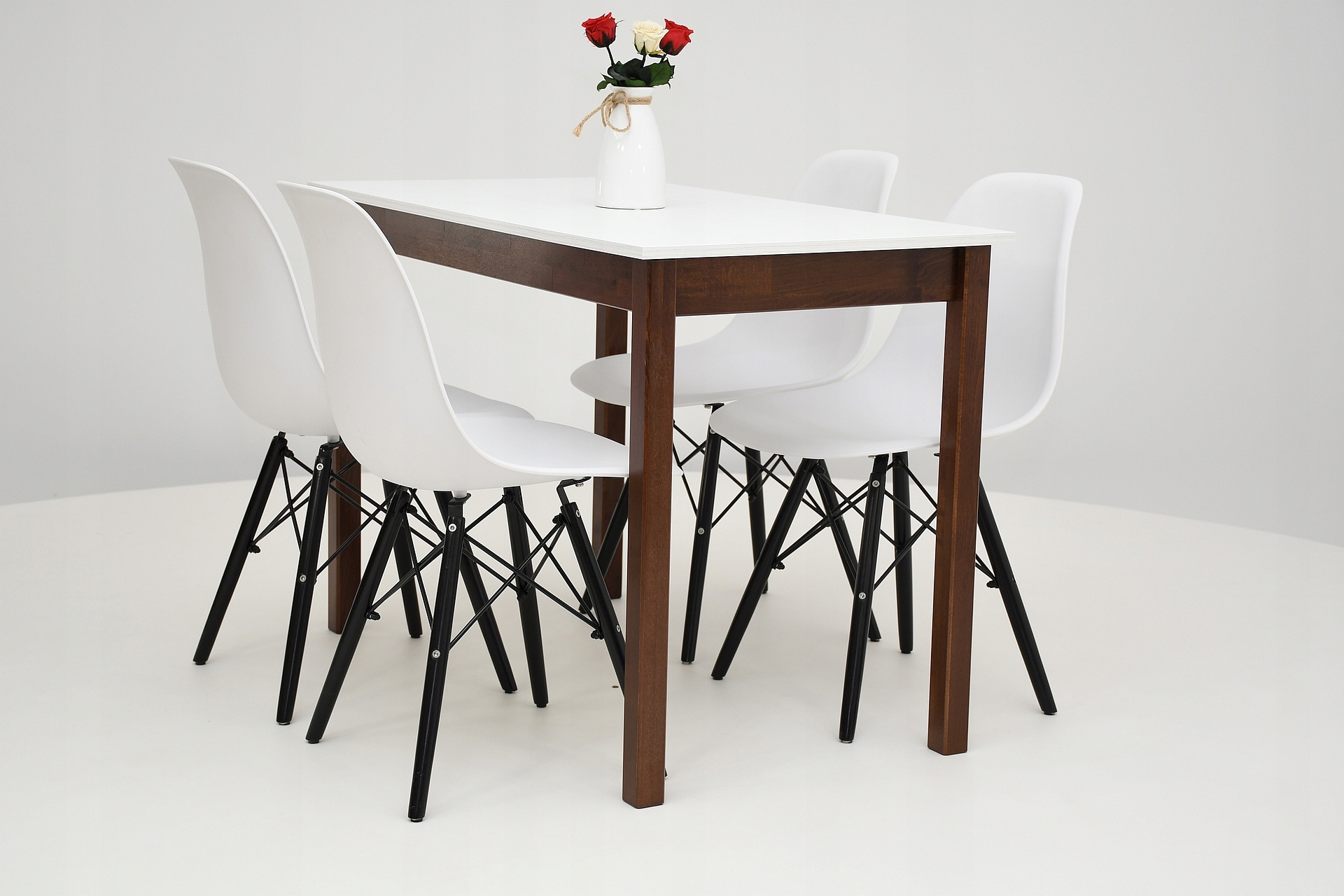 MAŁY ZESTAW DO KUCHNI STÓŁ + 4 KRZESŁA Szerokość stołu 60 cm