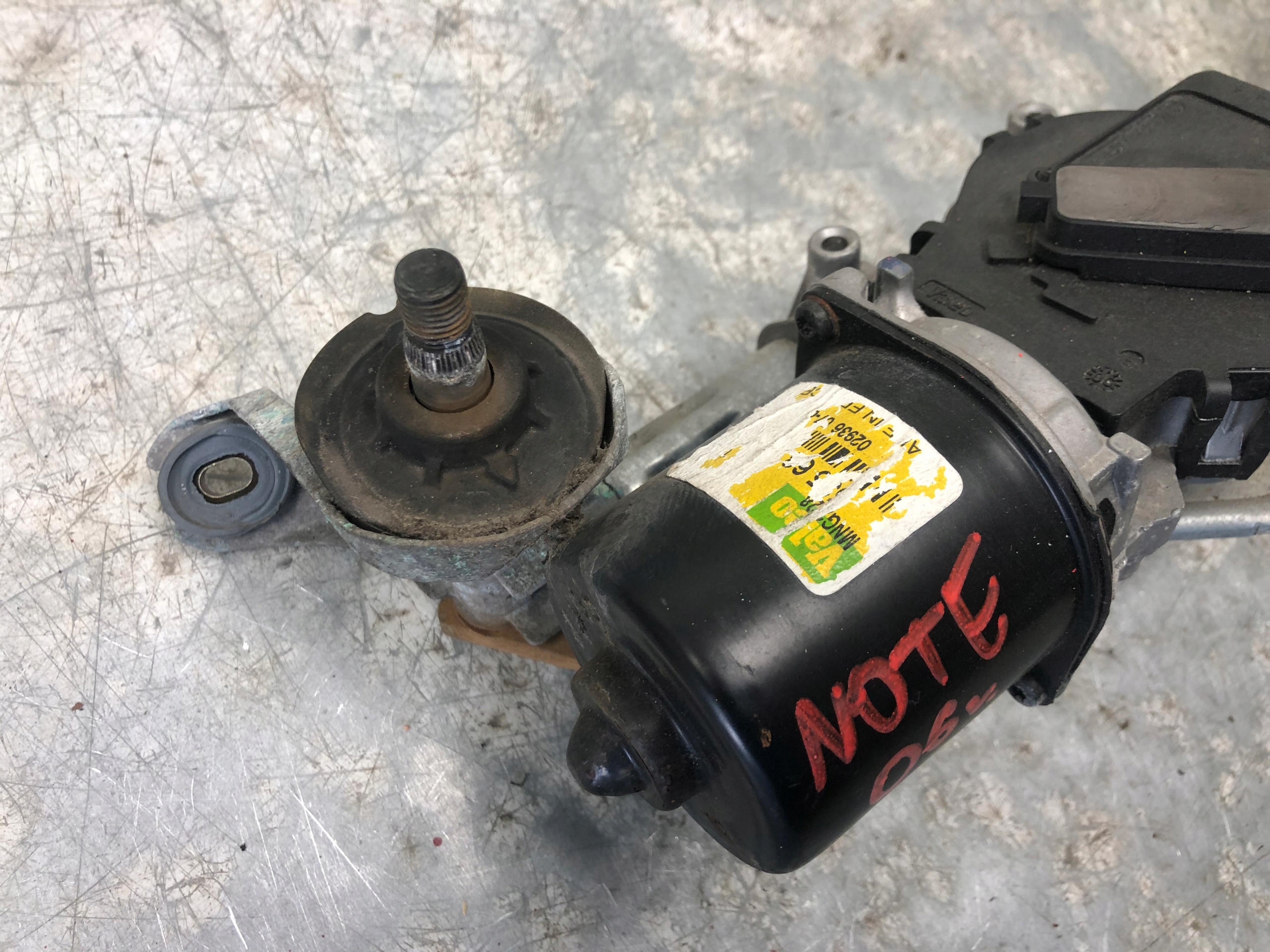 wiper mechanism NISSAN NOTE