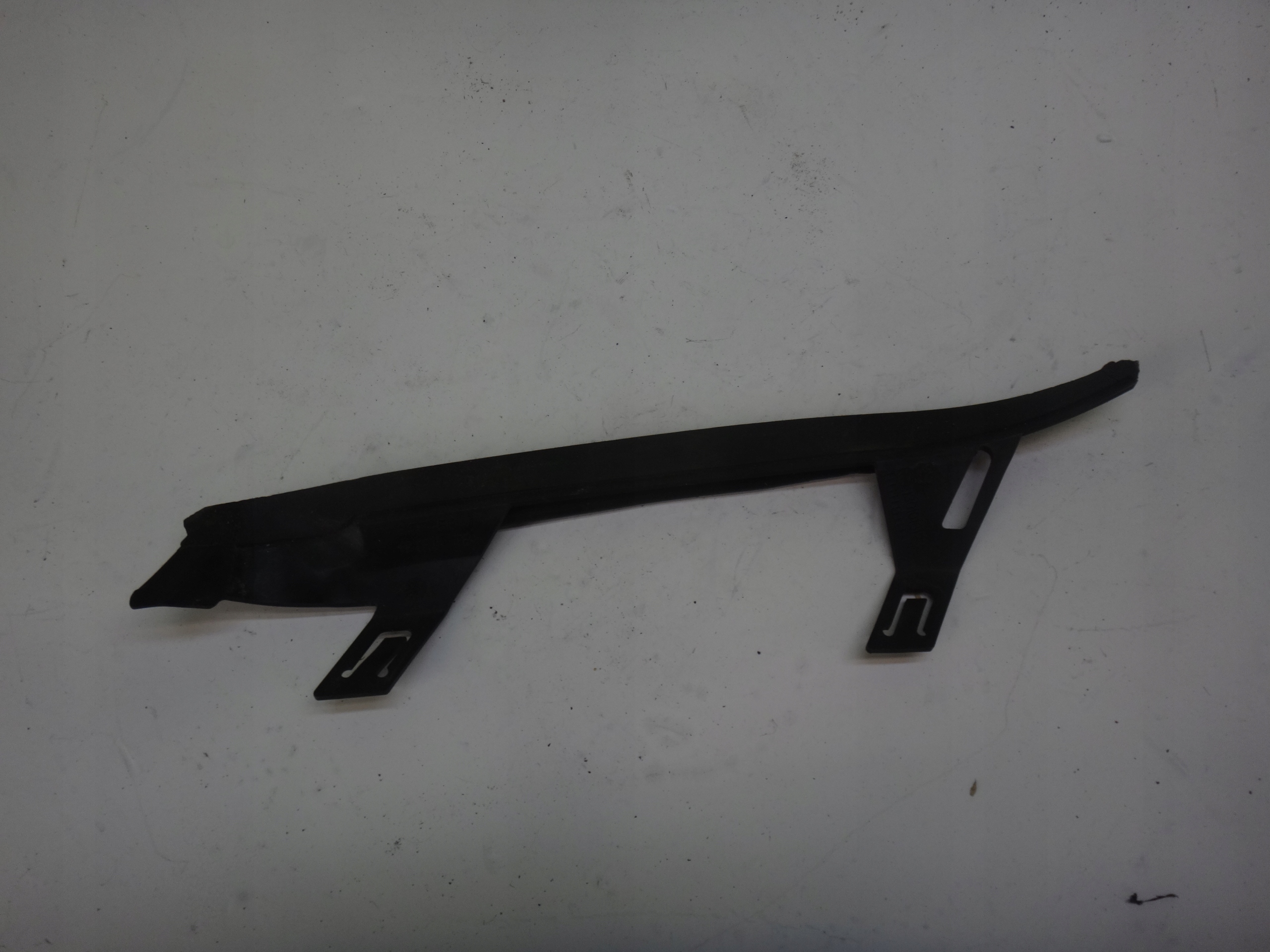 USZCZELKA REFLEKTORA LAMPY PRAWY PRZÓD BMW E90 E91