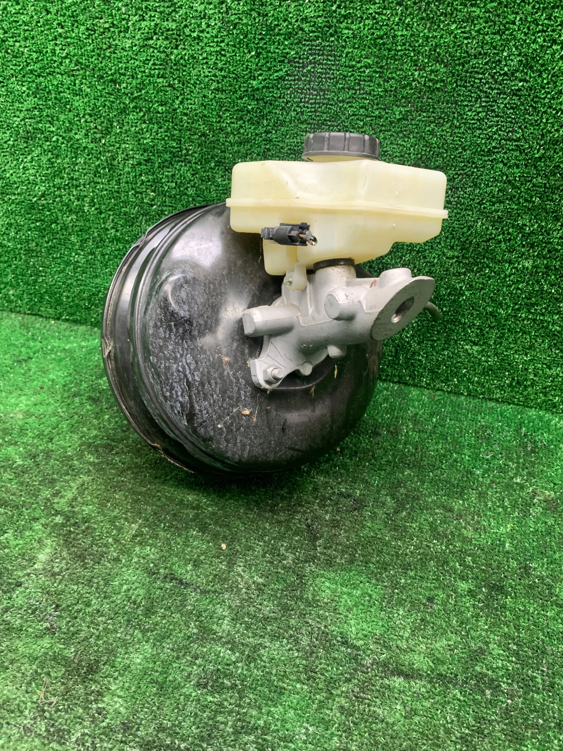 servo brake tank pump MERCEDES E W211 A2114300930L