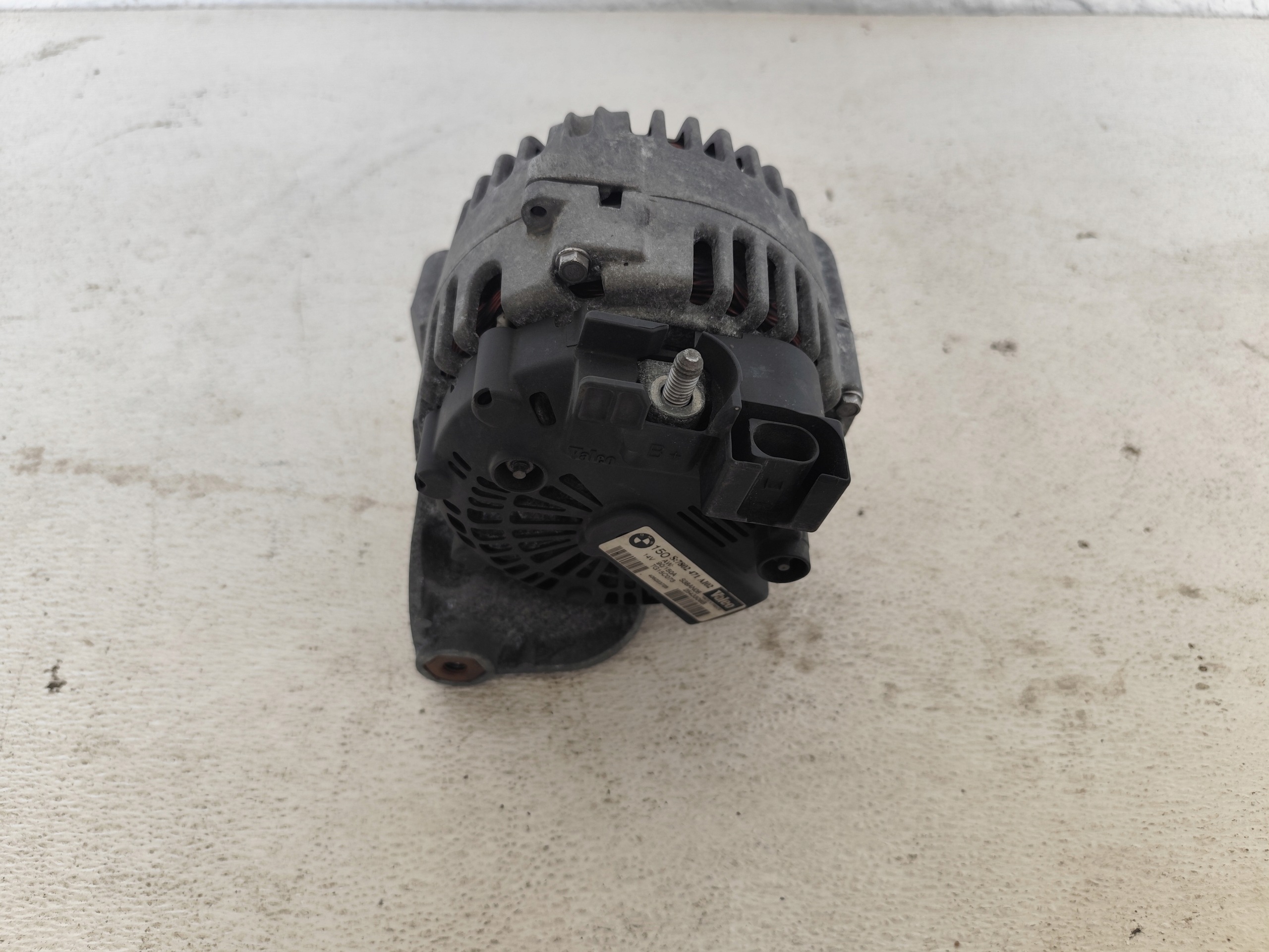 BMW E87 E90 E91 2.0D alternátor 7802471