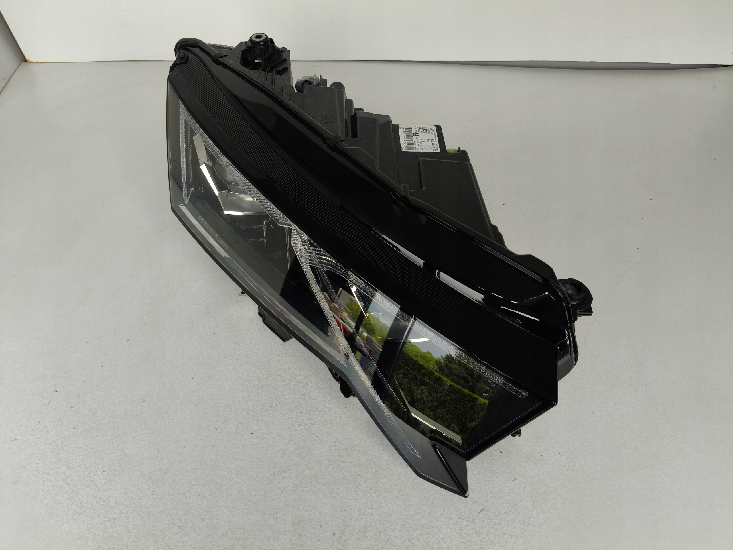 light right REFLEKTOR SKODA OCTAVIA IV 4 5E3 23- LIFT FULL LED